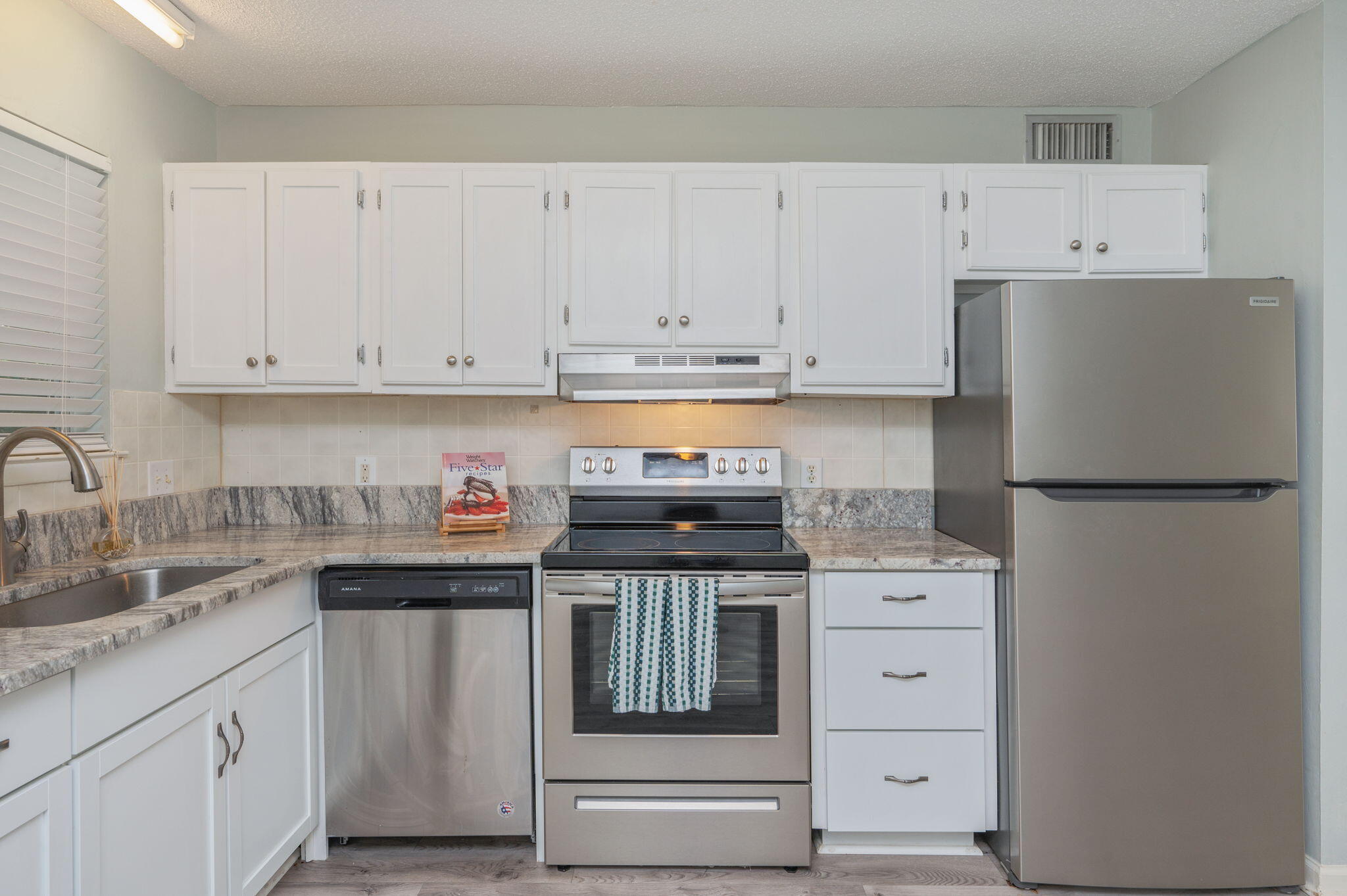 COLLEGE PARK CONDO - Residential