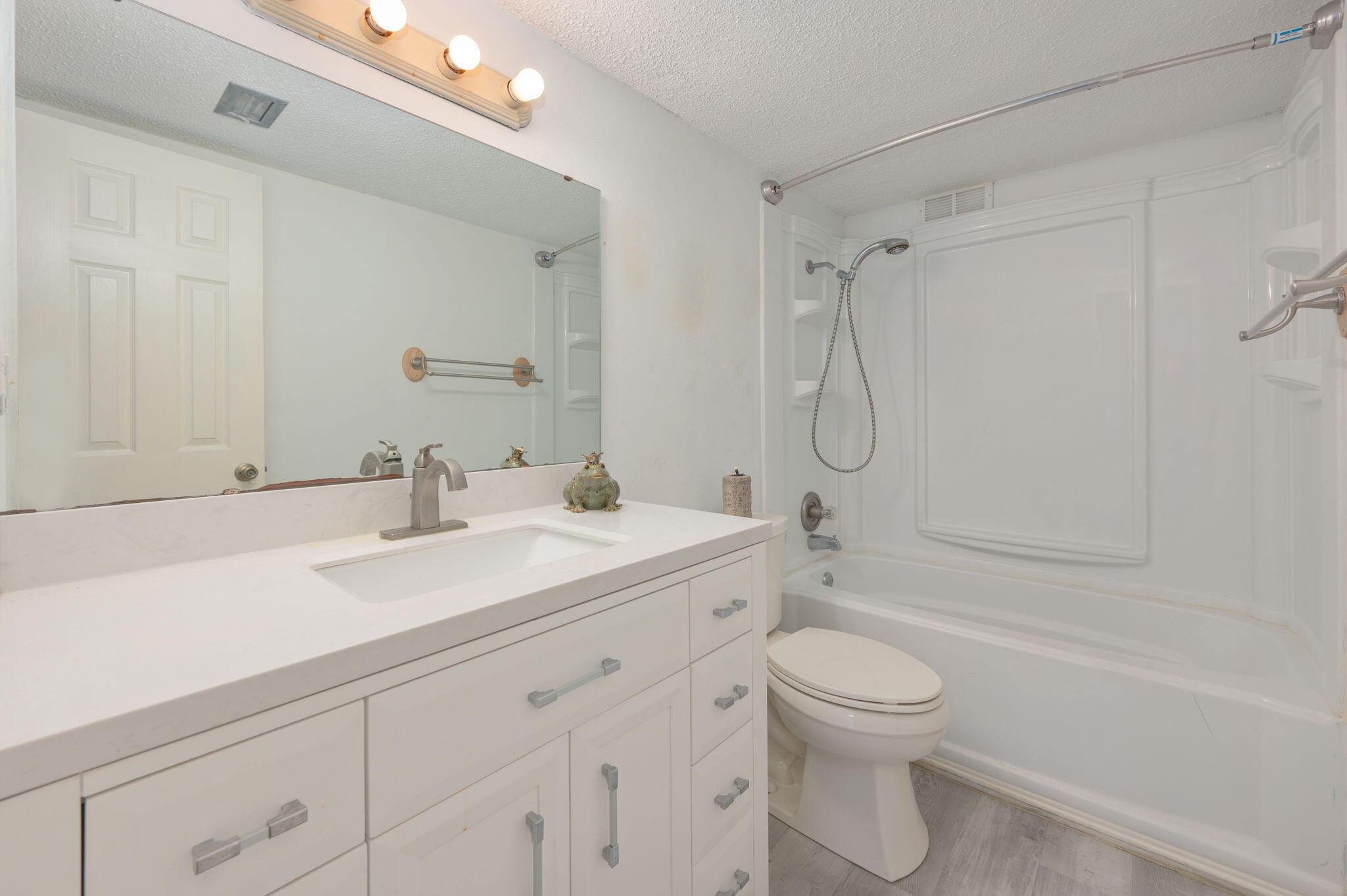 COLLEGE PARK CONDO - Residential