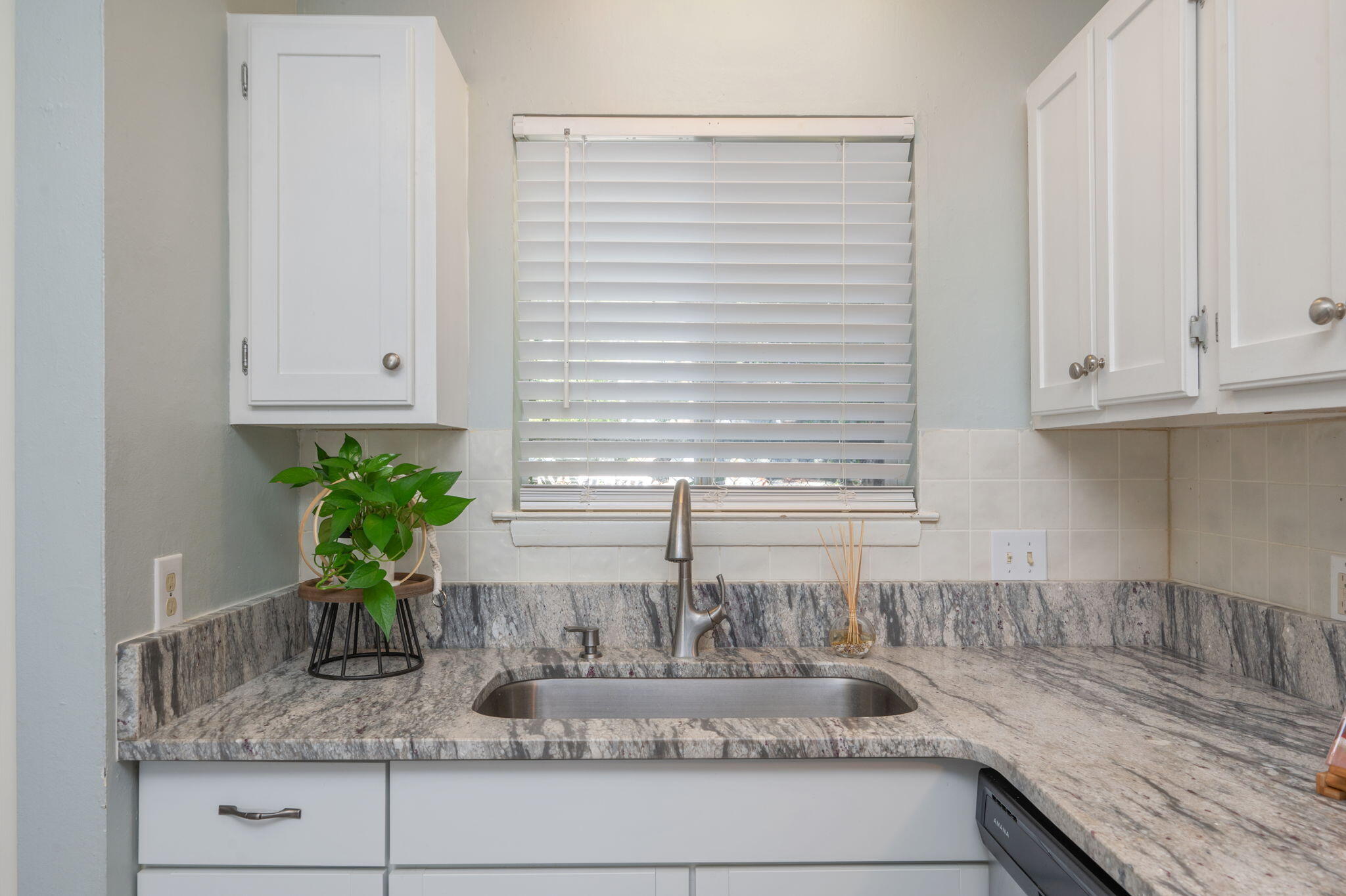 COLLEGE PARK CONDO - Residential