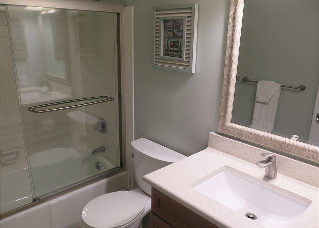 ISLANDER CONDO - Residential