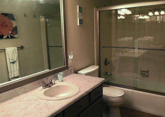 ISLANDER CONDO - Residential