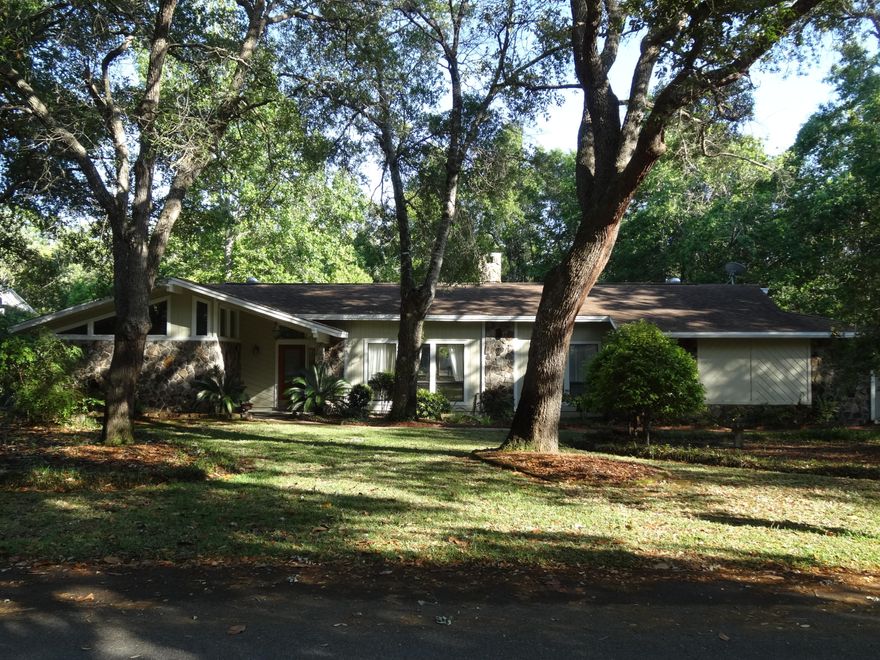 Excellent Home on a 1/2 acre Lot in one of the Nicest Neighborhoods in Bluewater Bay, Lido Village. Within walking distance to the heated Bay Drive Pool, Marina area & Restaurant, Etc.This home has been well cared for .. lots of custom interior features.Each Bedroom has their own Bath.Great floorplan.Many Upgrades in this Custom-Built Home .. Wood Ceilings ..Cedar Lined Closets .. in Bedrooms .. Sauna in Master Bath .. Upgraded Appliances ..Etc