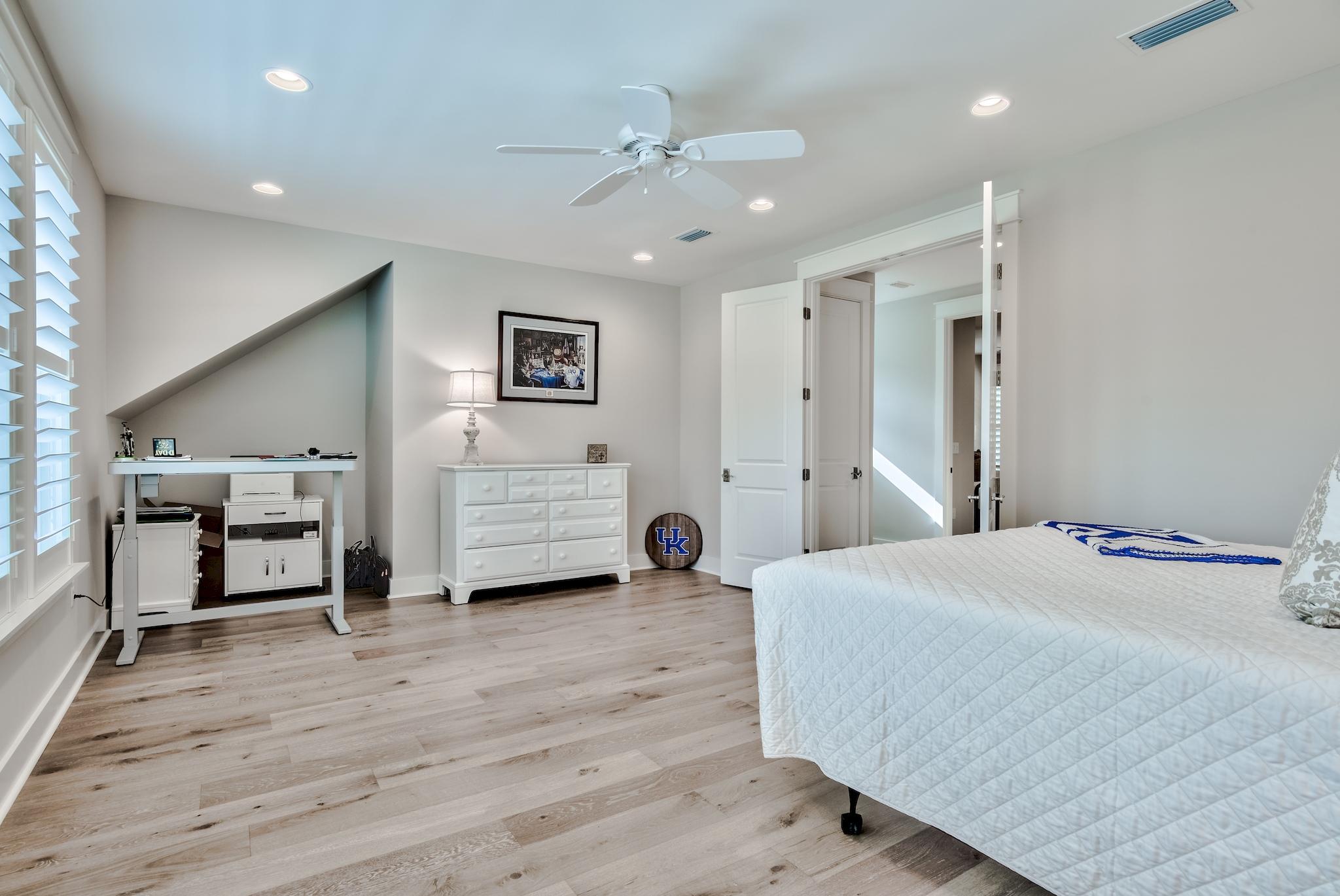 CRYSTAL LAKE PHASE I - Residential