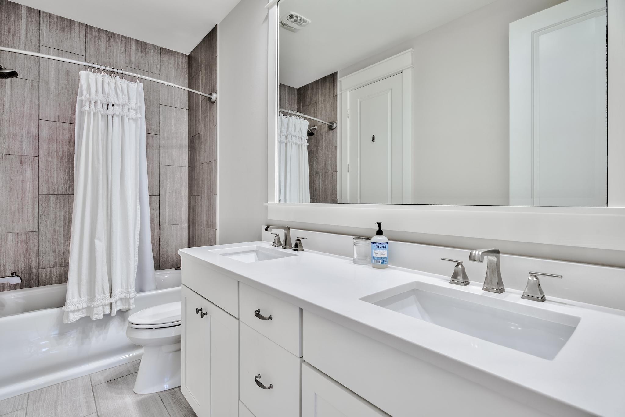 CRYSTAL LAKE PHASE I - Residential