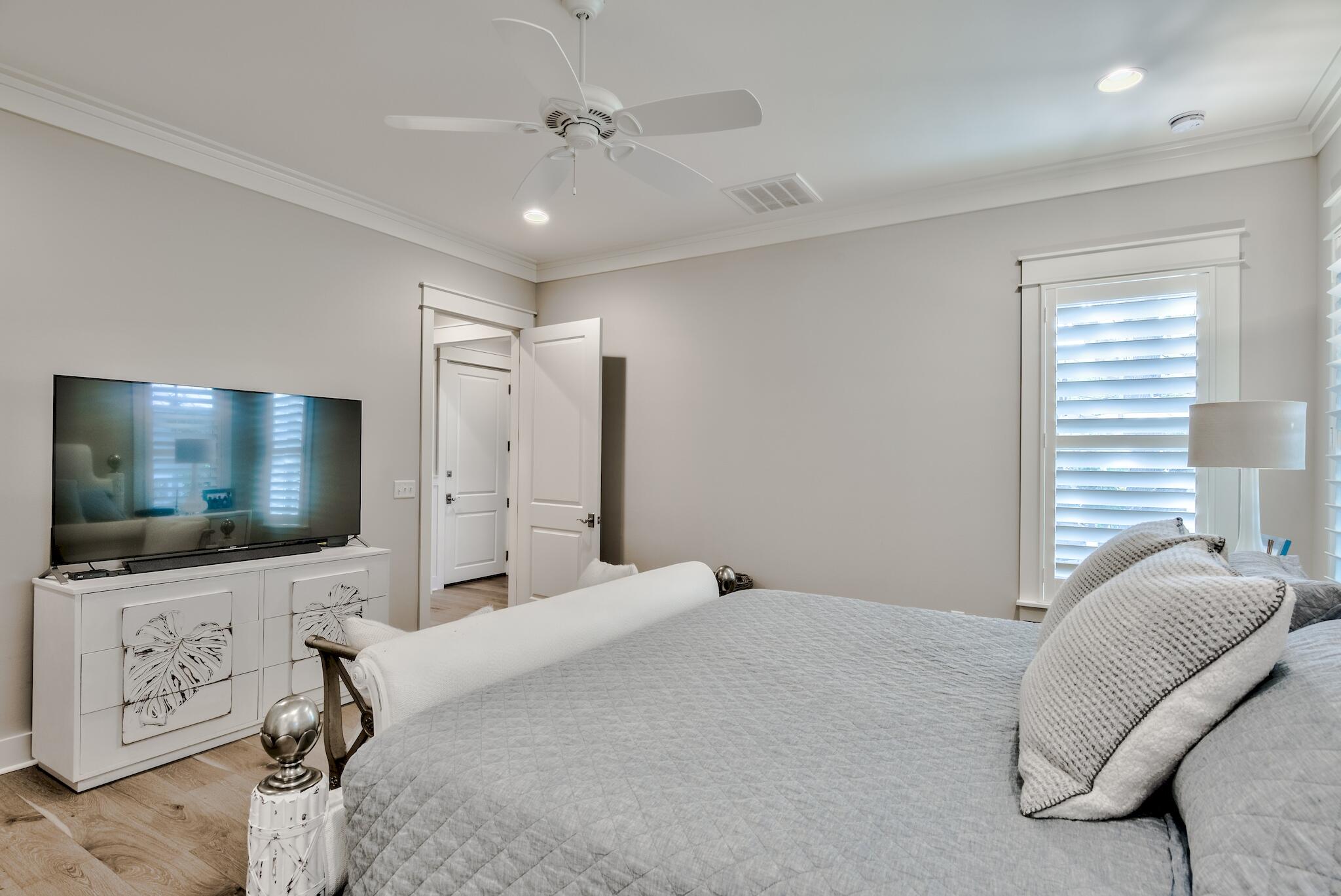 CRYSTAL LAKE PHASE I - Residential