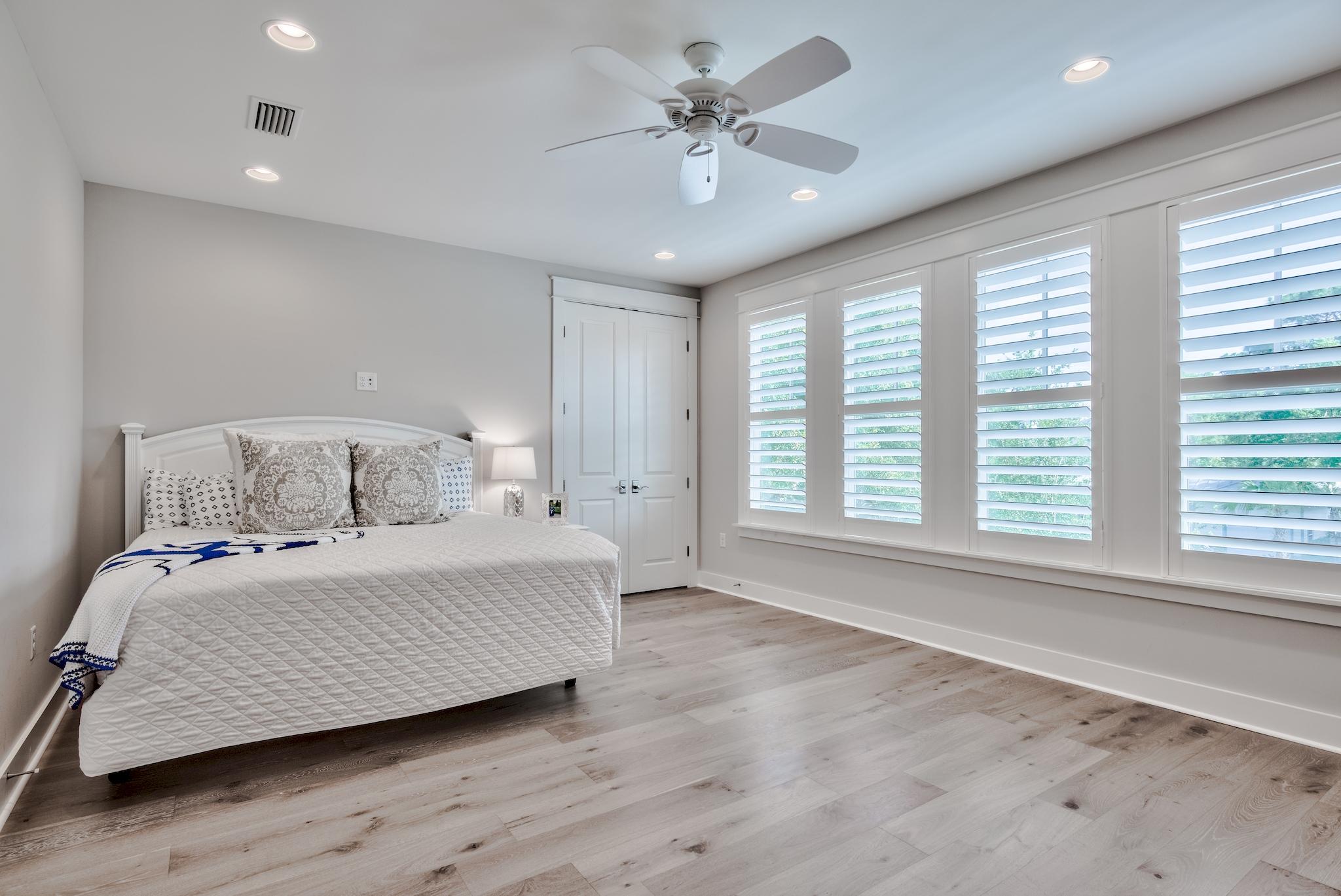 CRYSTAL LAKE PHASE I - Residential