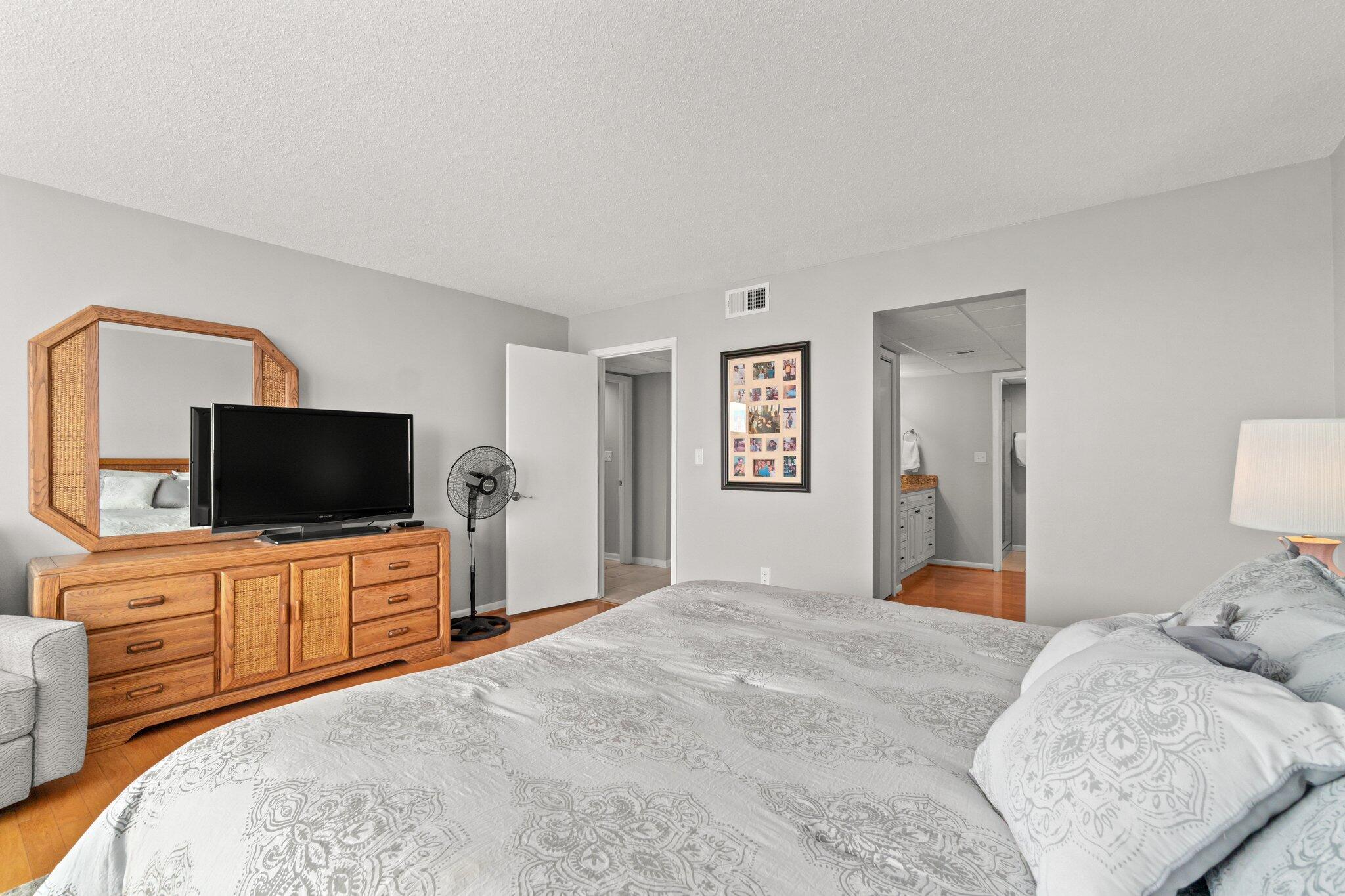 EDGEWATER TOWER 1A CONDO - Residential