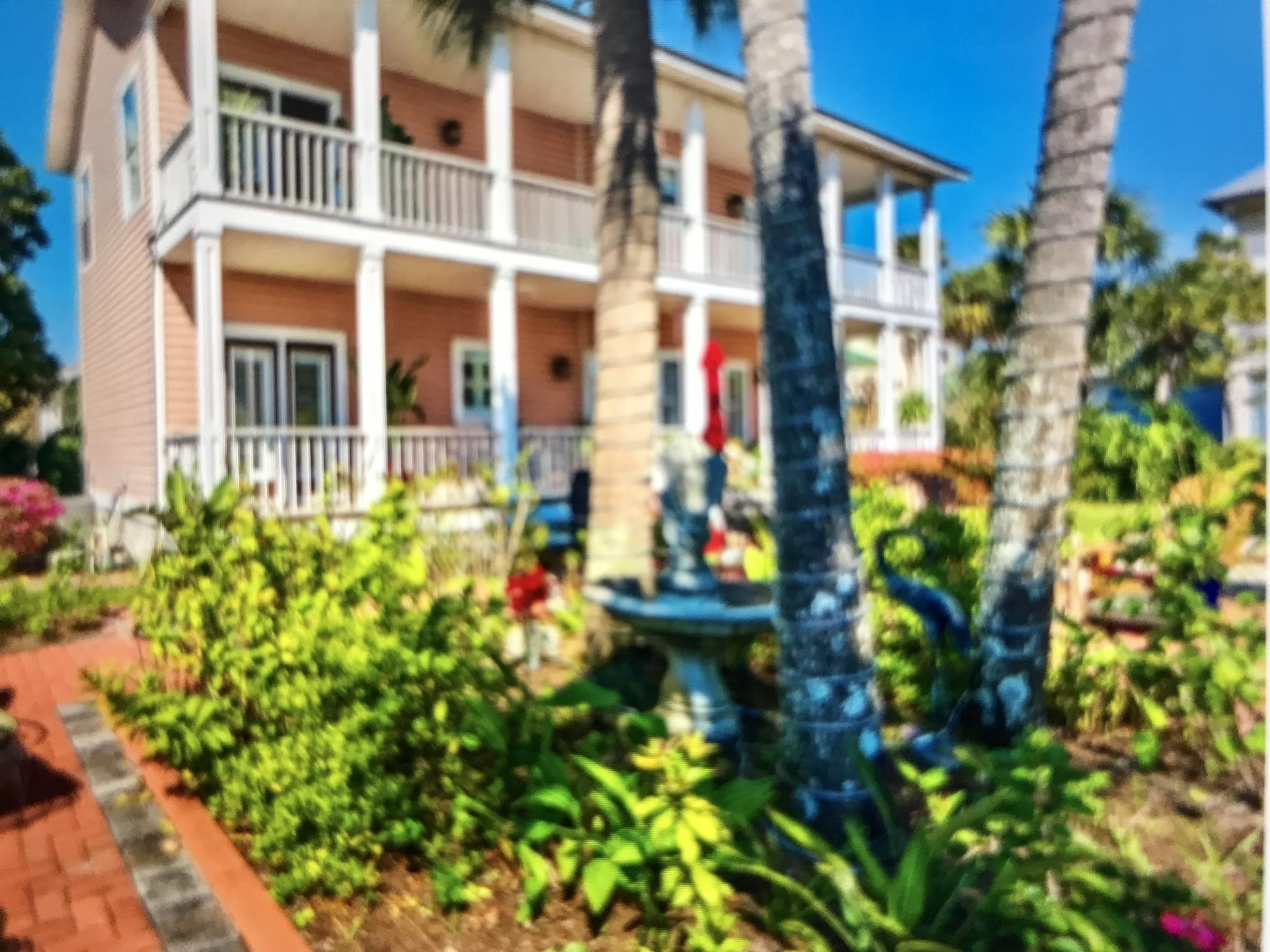 CRYSTAL SHORES - Residential