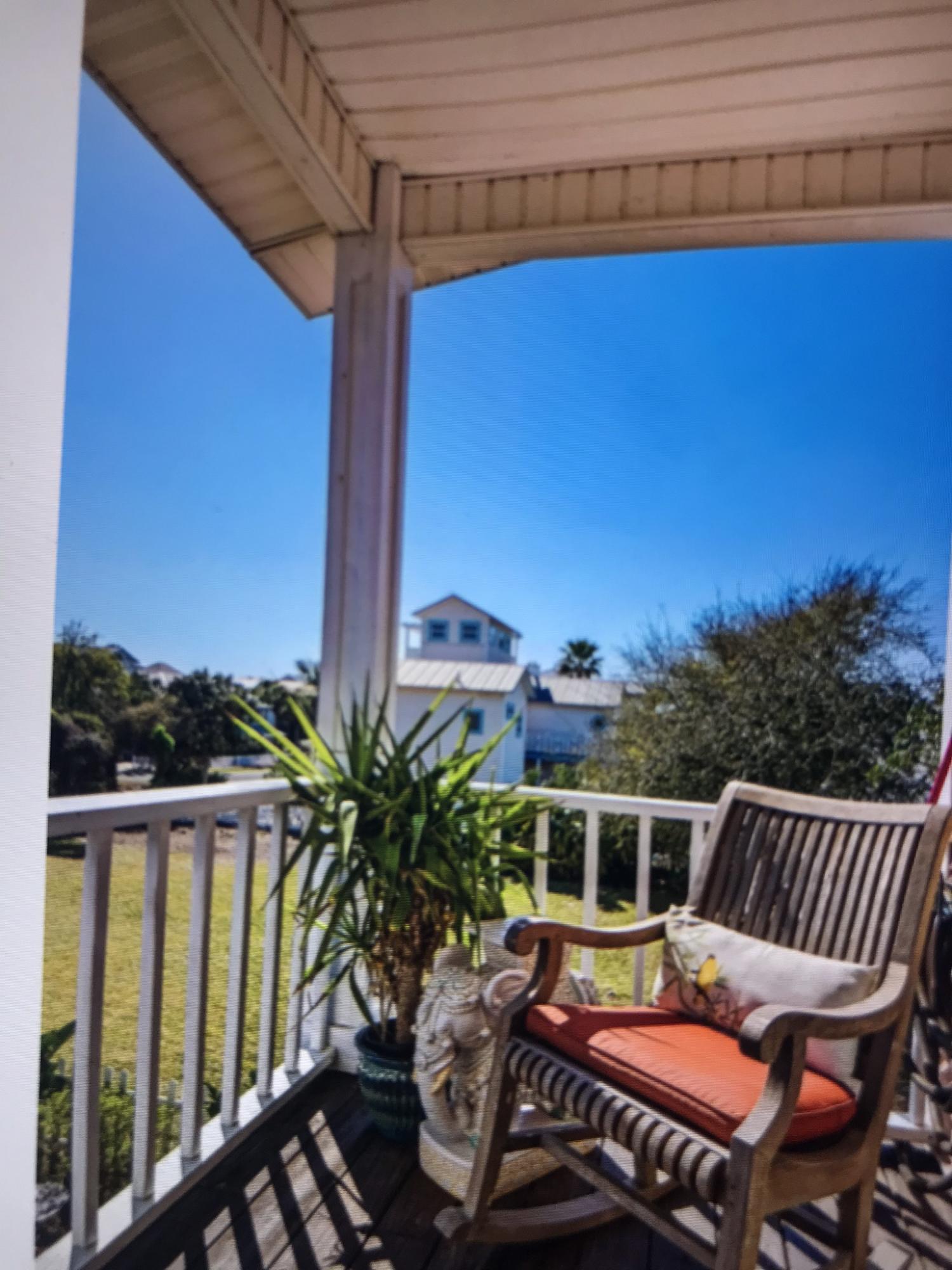 CRYSTAL SHORES - Residential