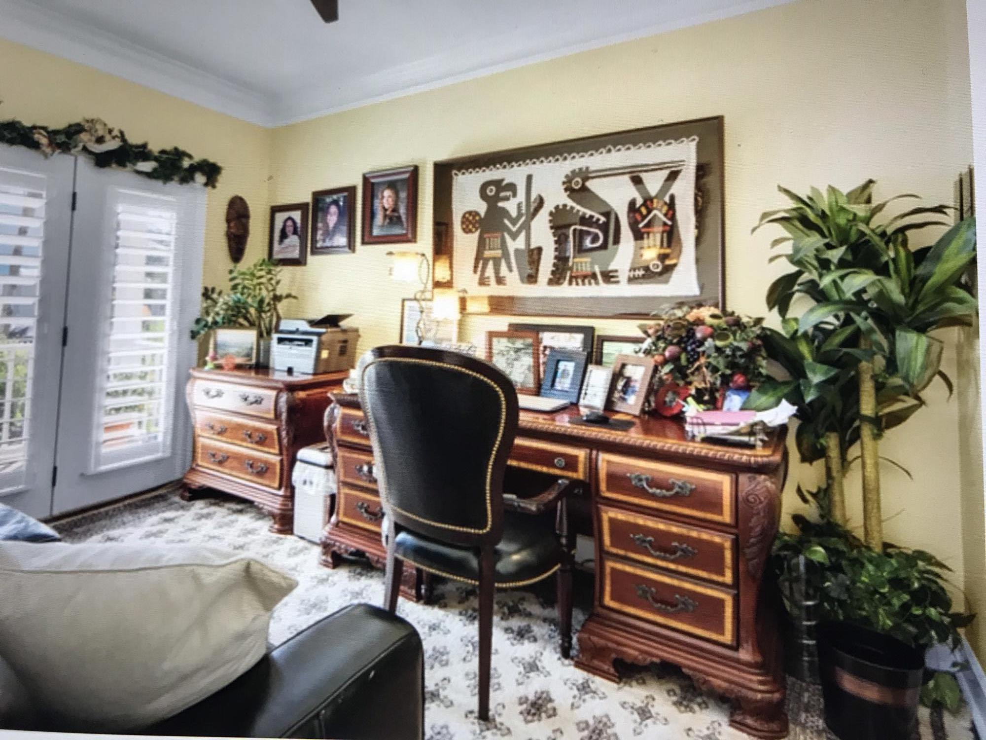 CRYSTAL SHORES - Residential