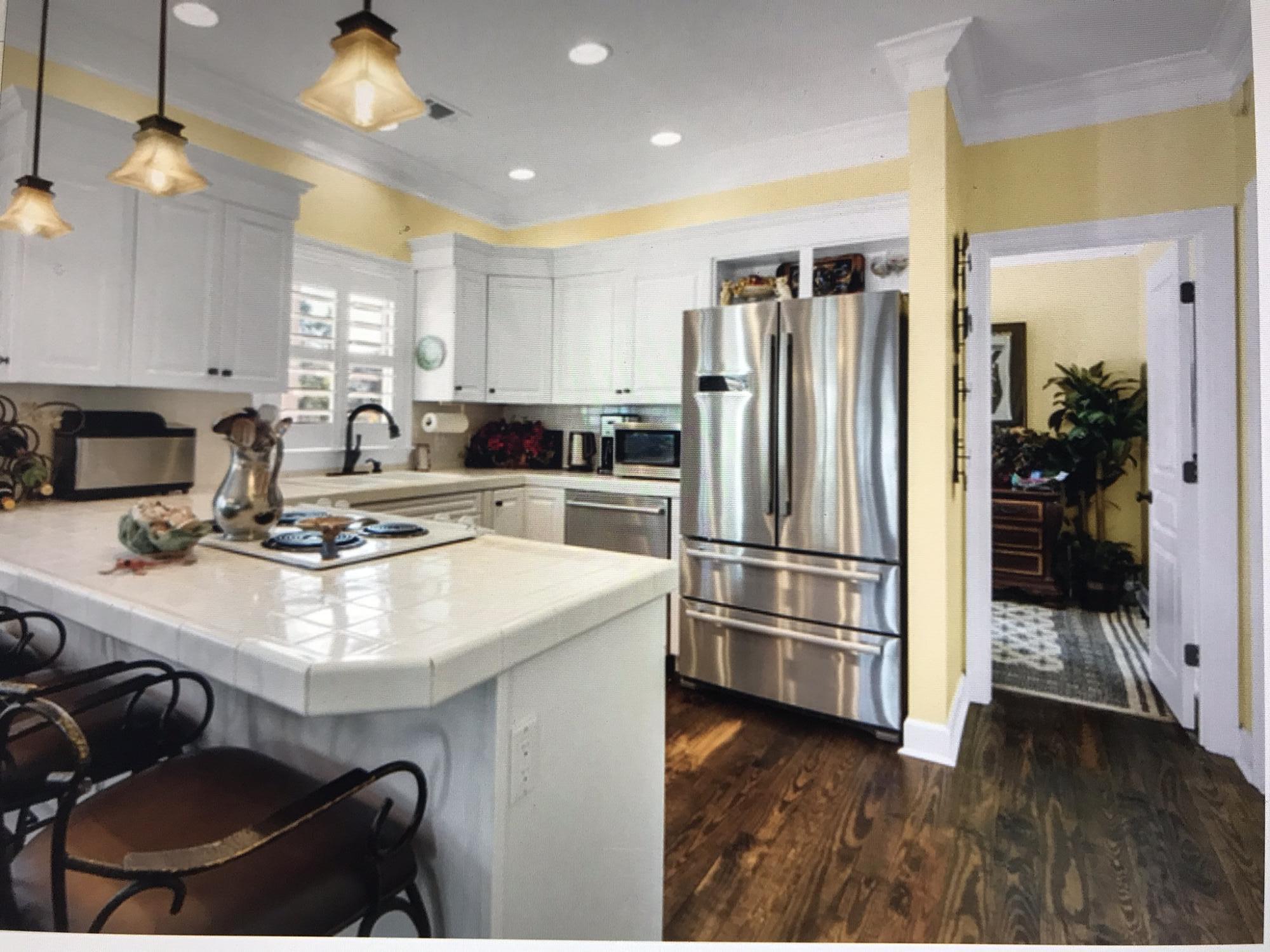 CRYSTAL SHORES - Residential