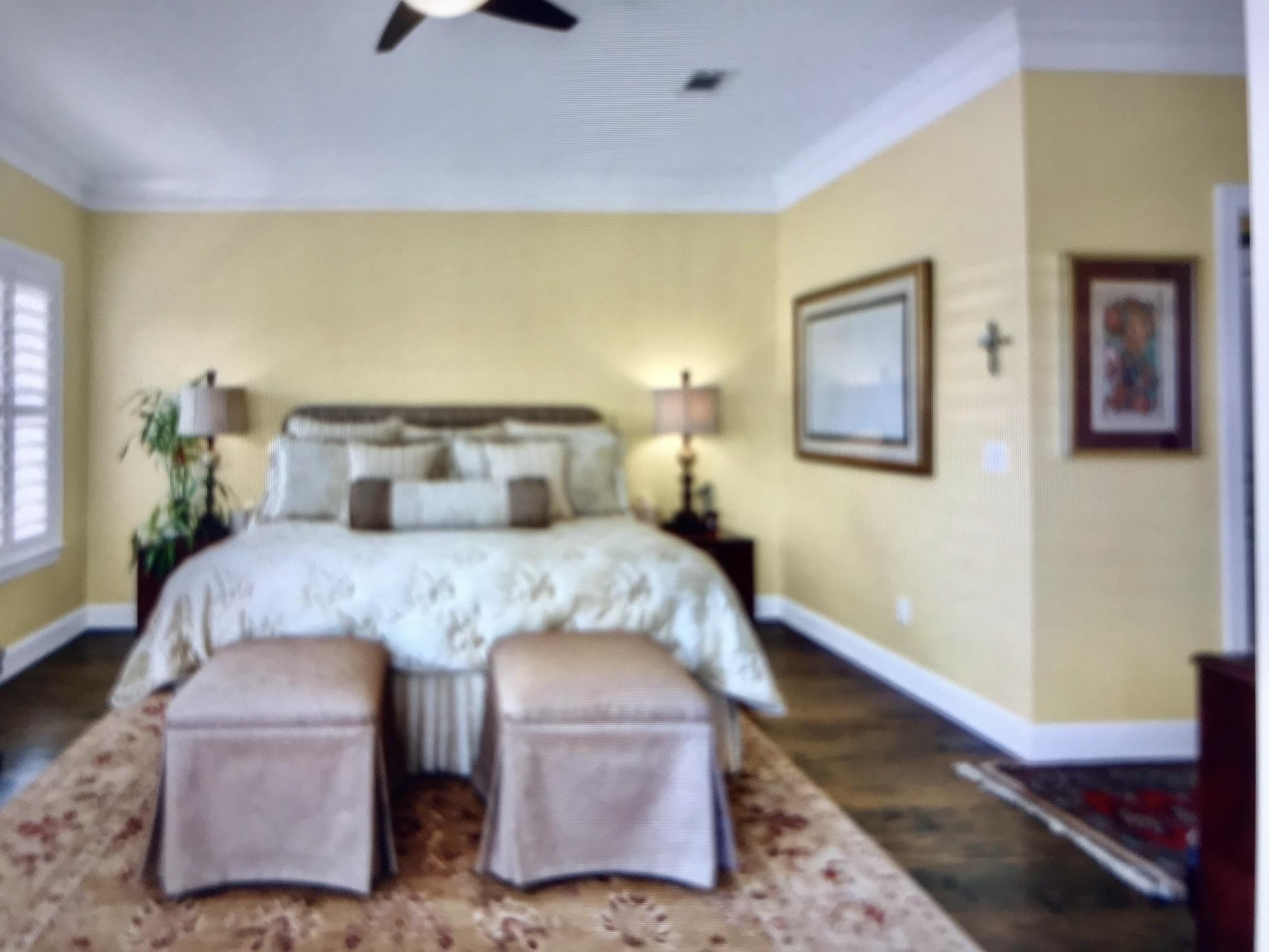 CRYSTAL SHORES - Residential