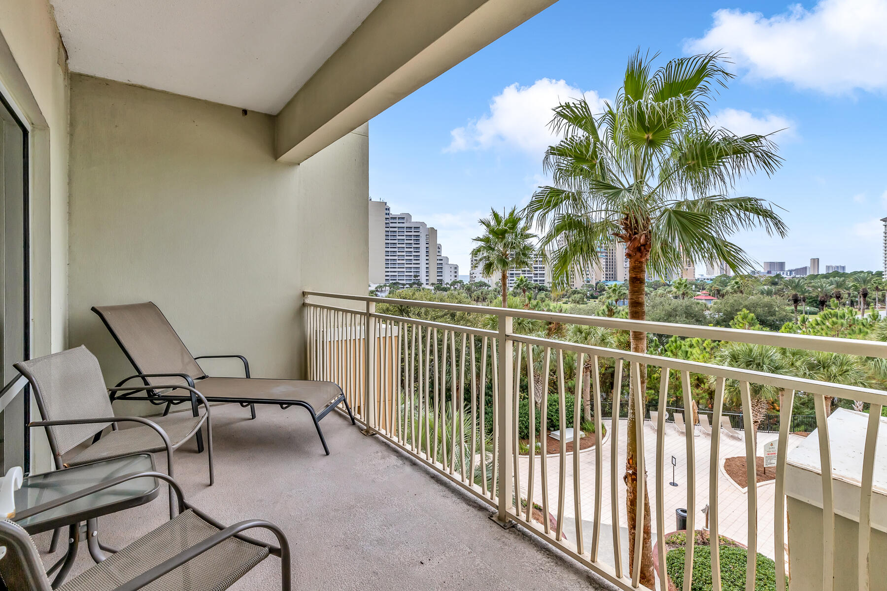 Luau II - Residential