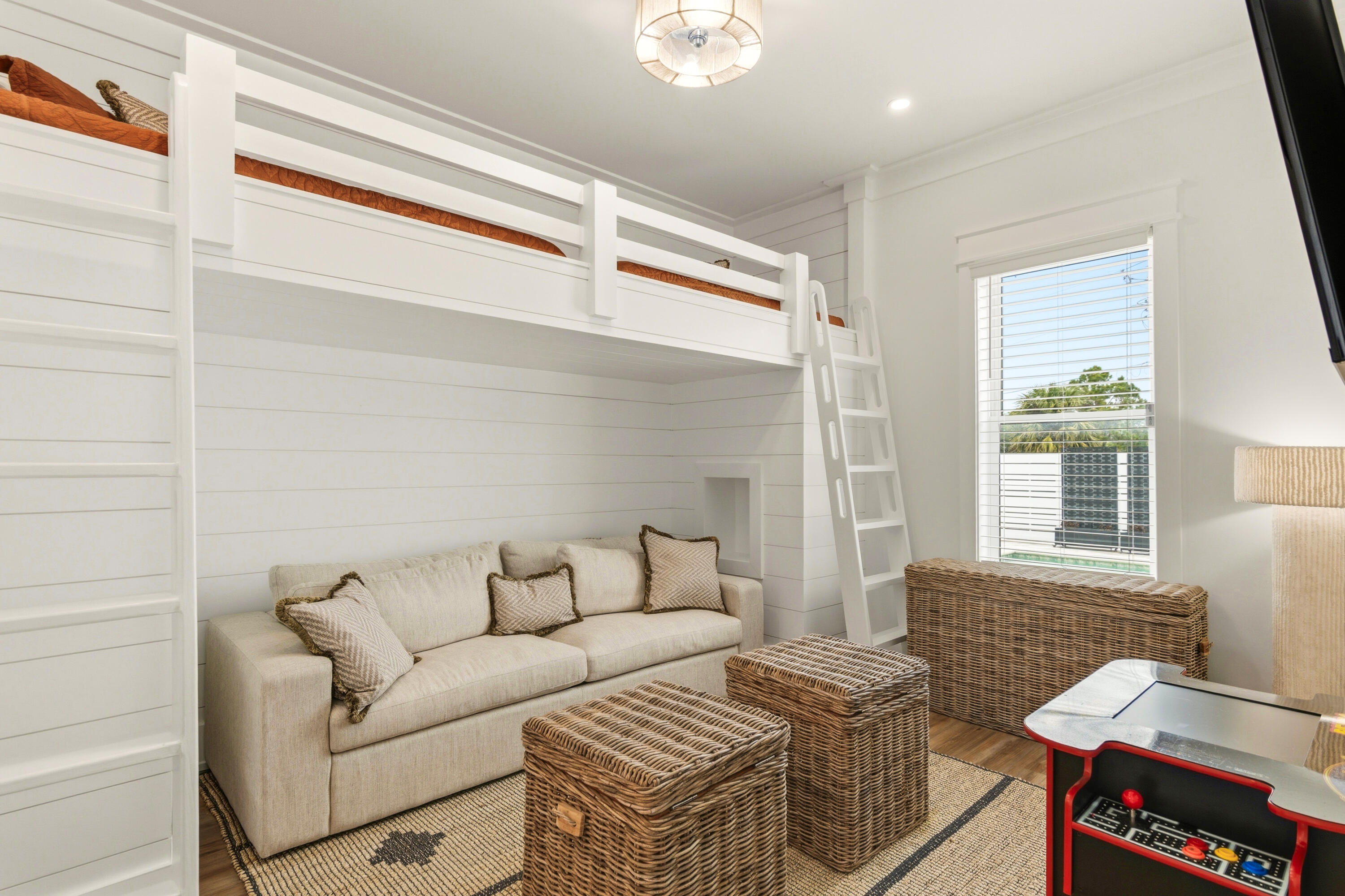 LULLWATER BEACH - Residential