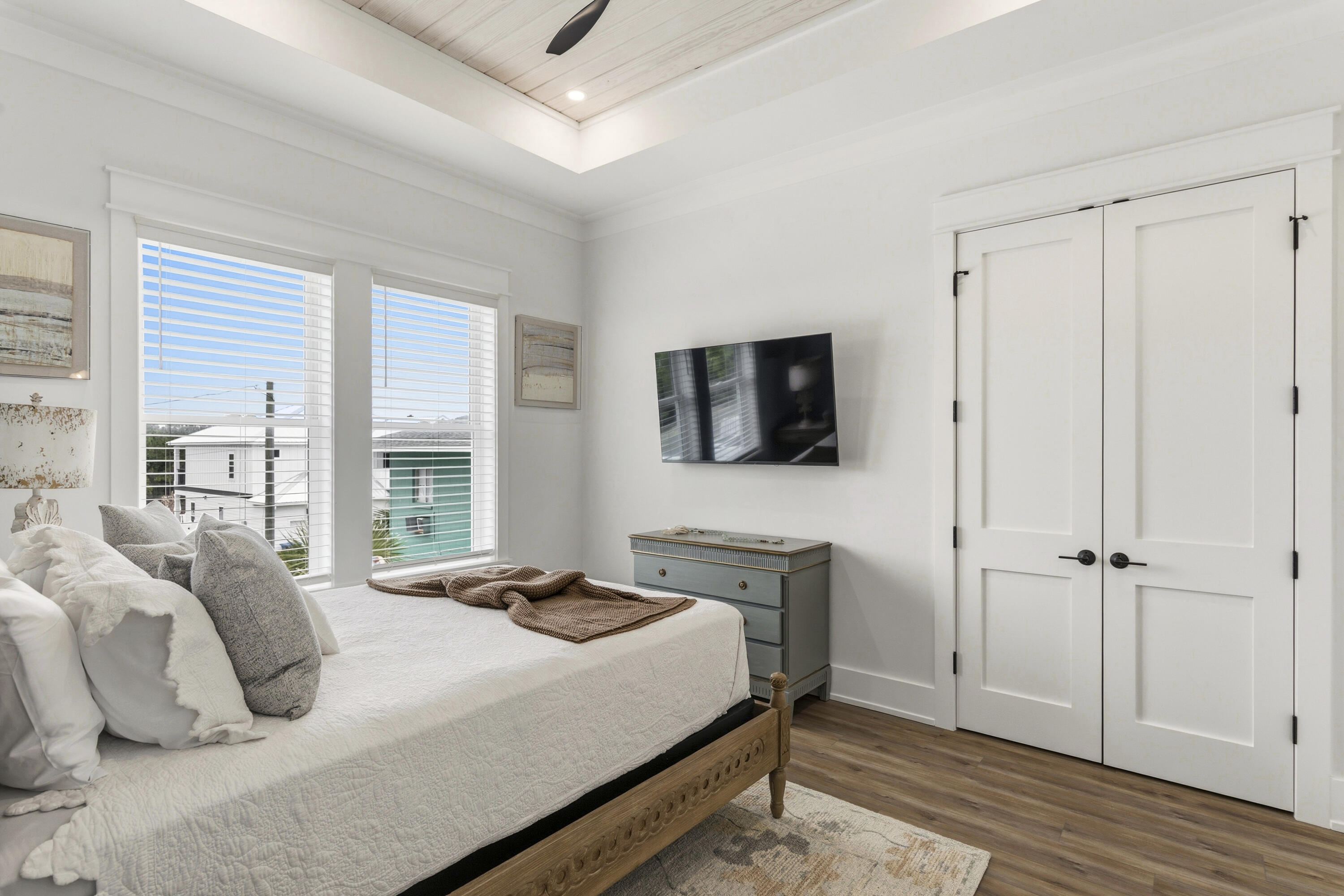 LULLWATER BEACH - Residential