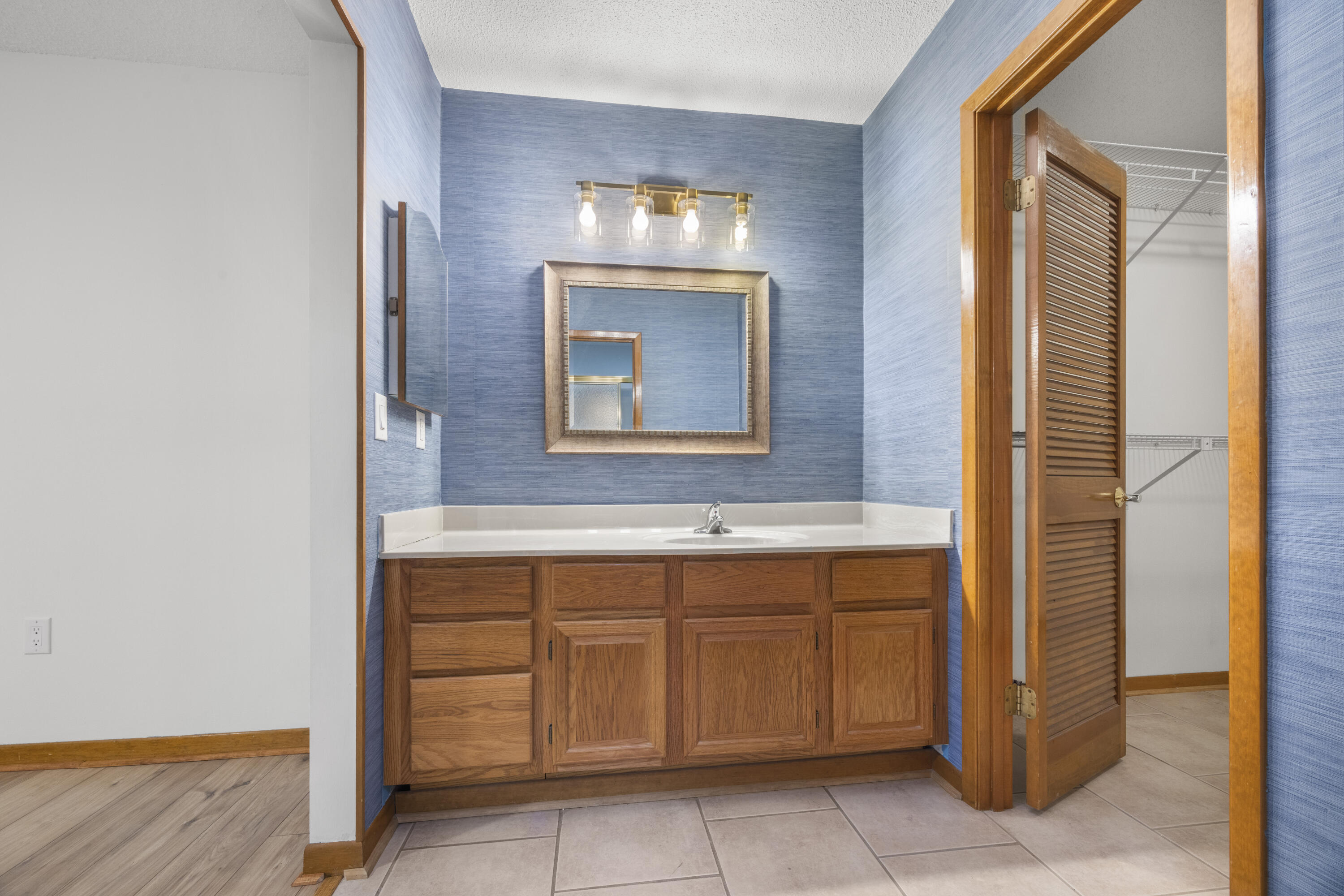 ROYAL OAK VILLAGE III-B LOT 1002 - Residential