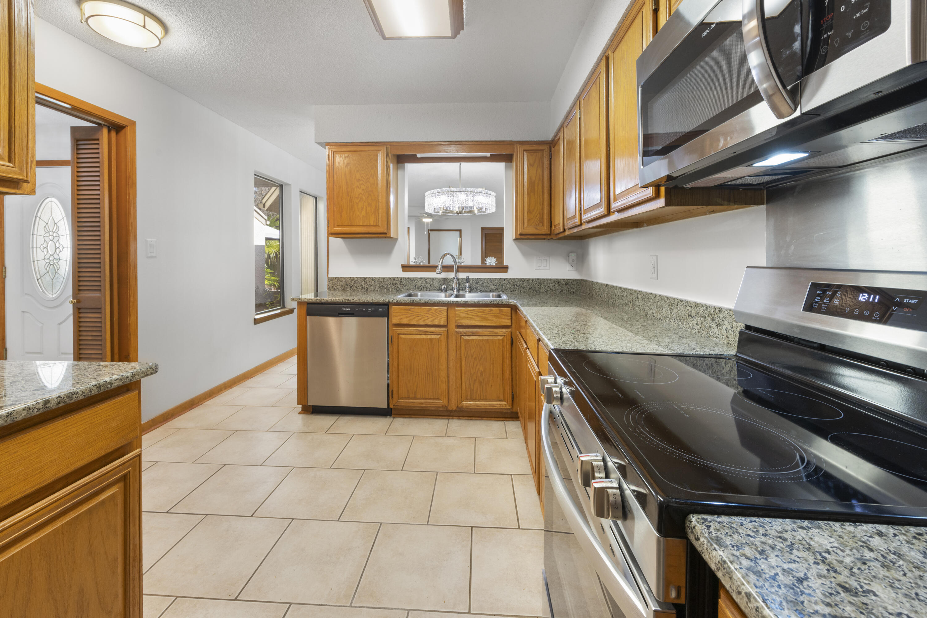 ROYAL OAK VILLAGE III-B LOT 1002 - Residential