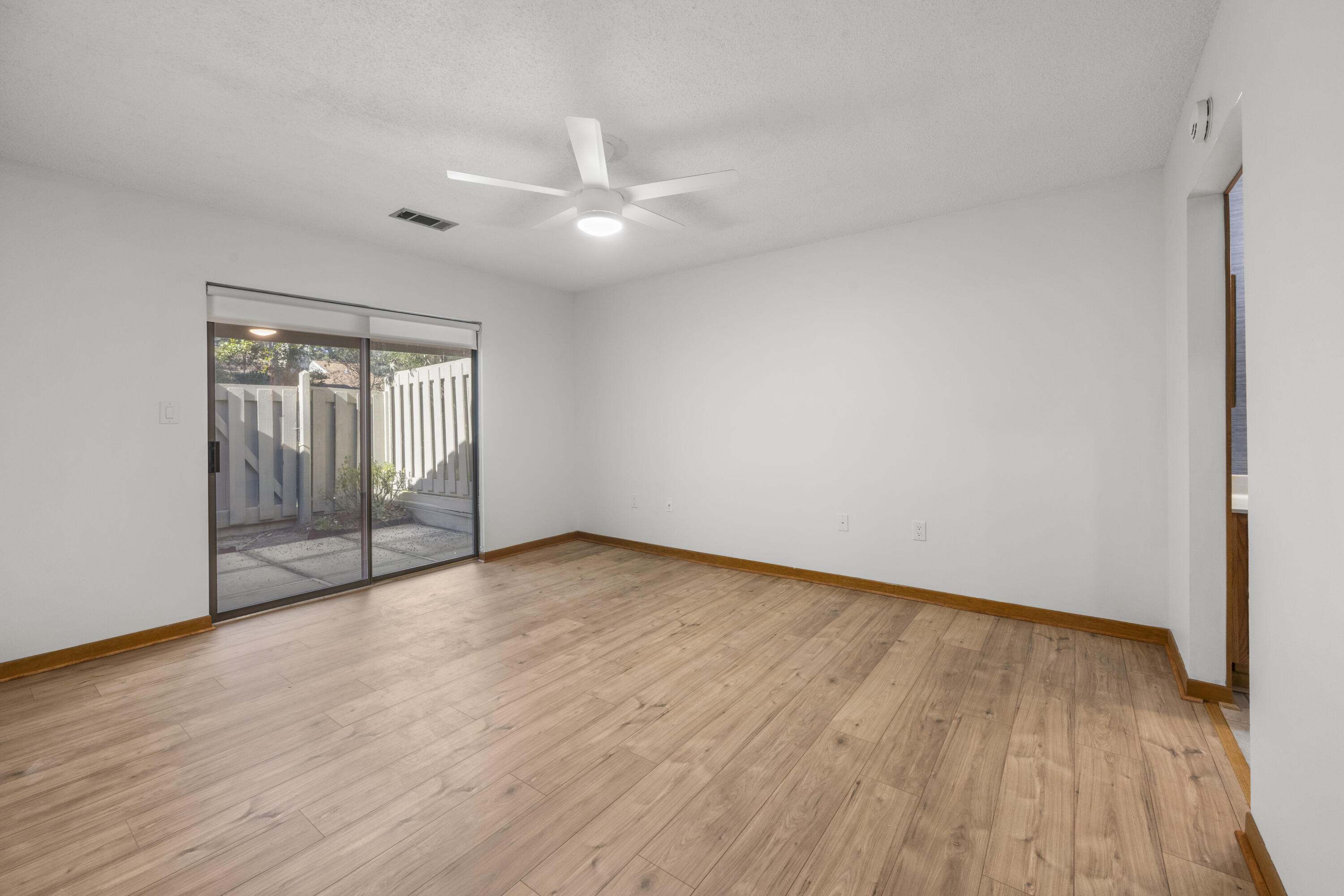 ROYAL OAK VILLAGE III-B LOT 1002 - Residential