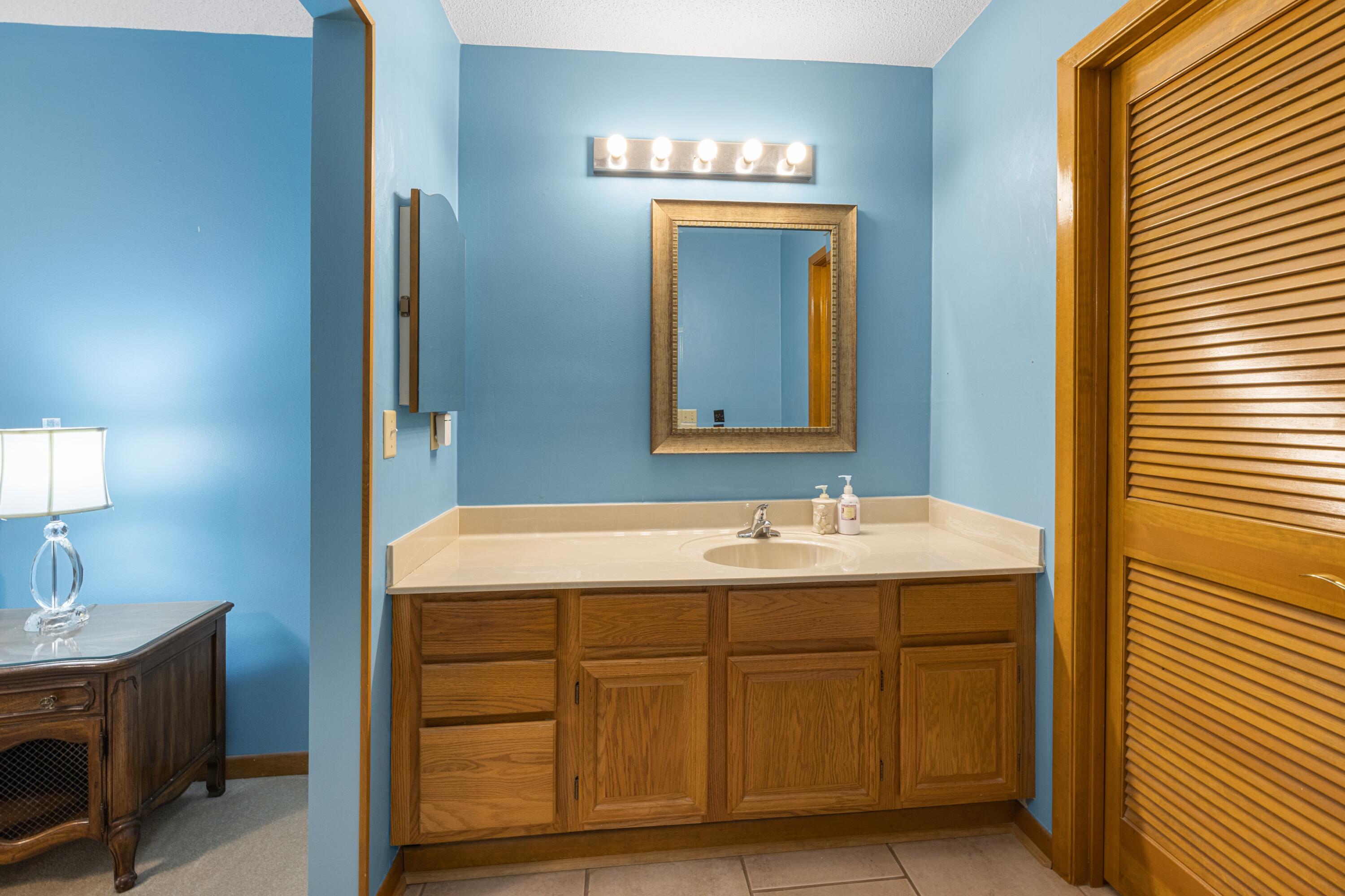ROYAL OAK VILLAGE III-B LOT 1002 - Residential
