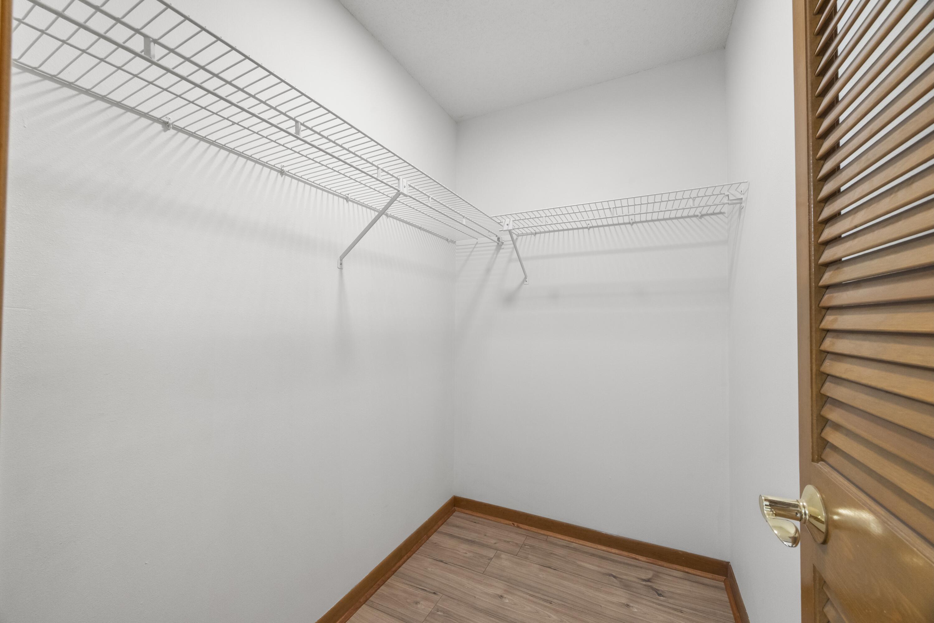 ROYAL OAK VILLAGE III-B LOT 1002 - Residential