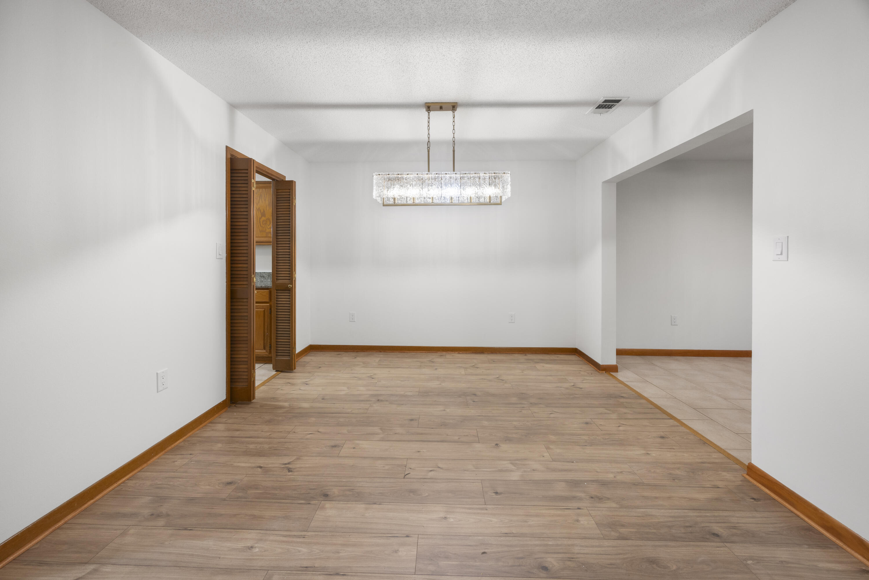 ROYAL OAK VILLAGE III-B LOT 1002 - Residential