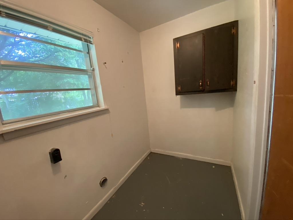 ADAMS POWELL - Residential Lease