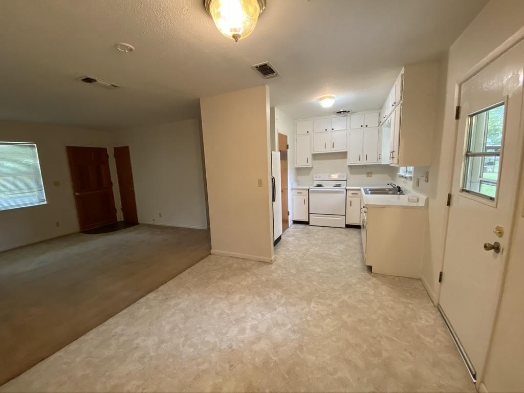 ADAMS POWELL - Residential Lease