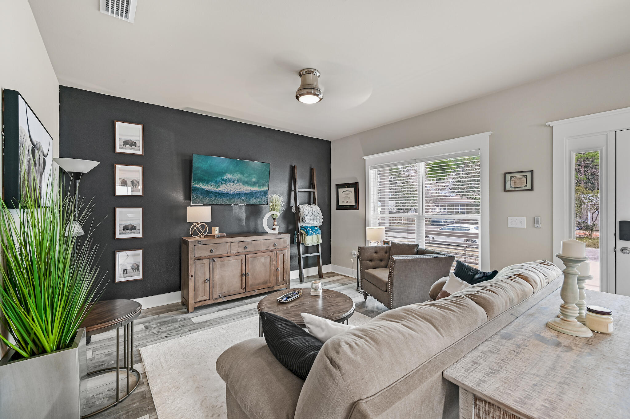 TOWN OF SANTA ROSA - Residential