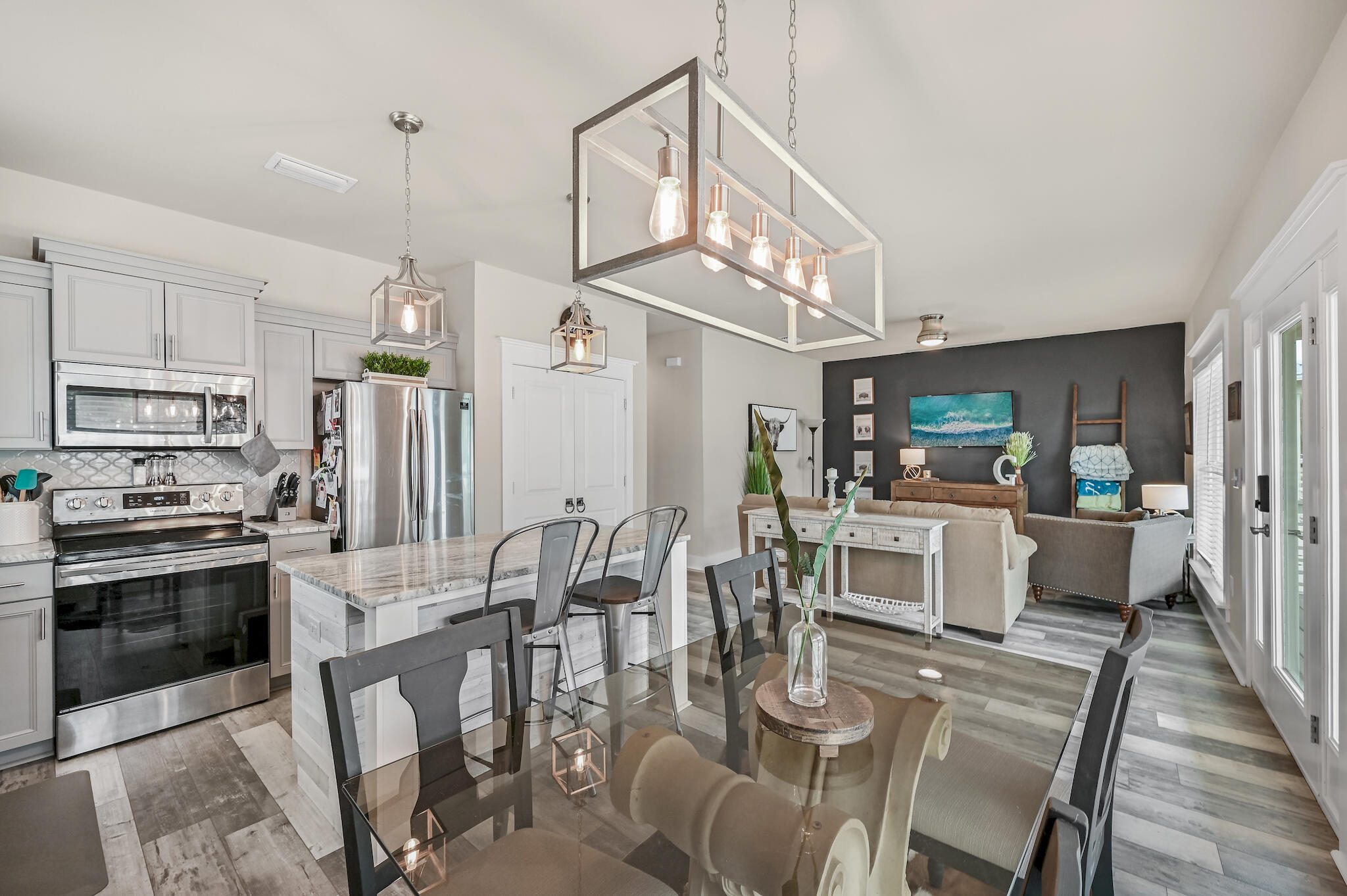 TOWN OF SANTA ROSA - Residential