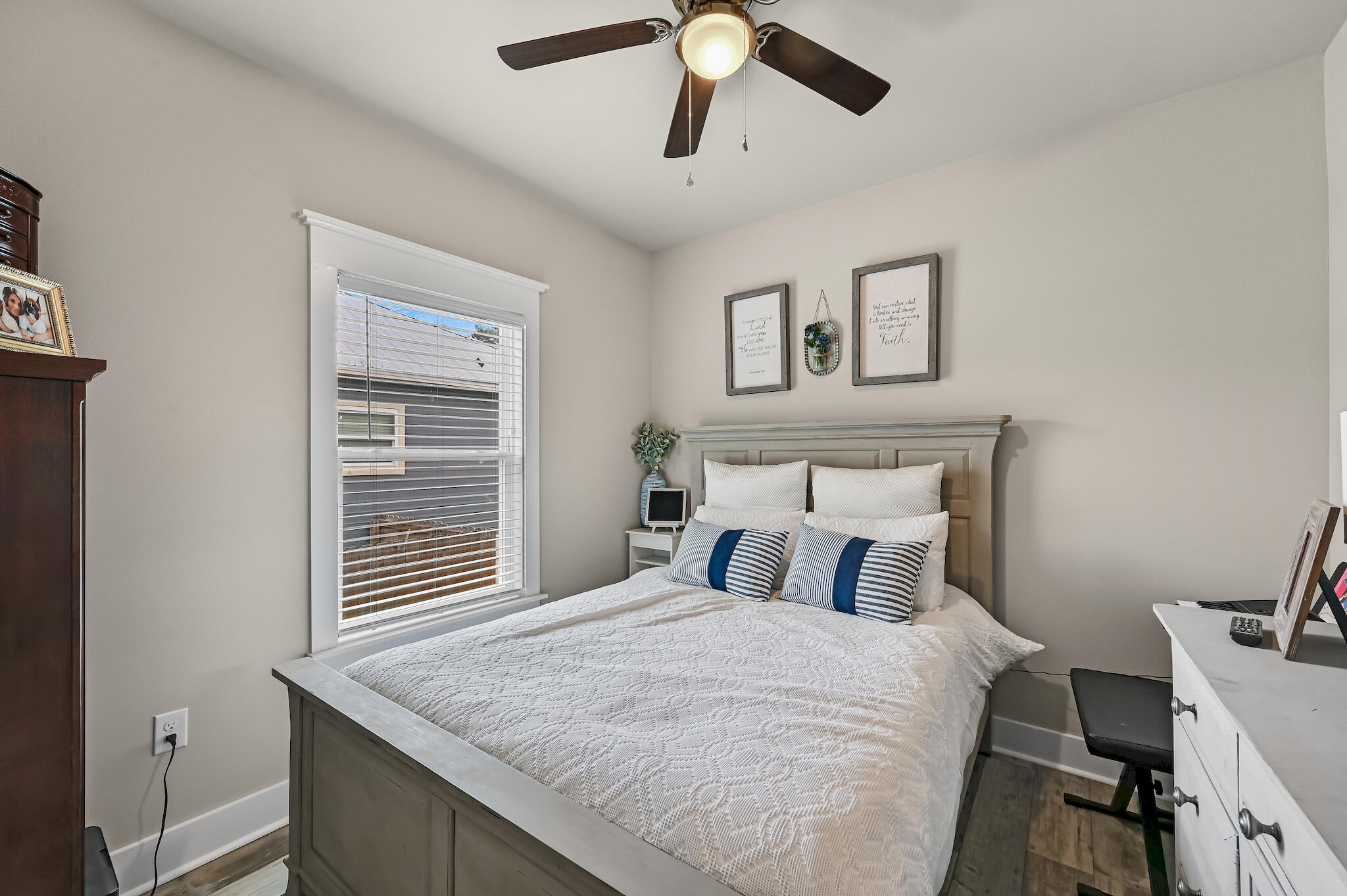 TOWN OF SANTA ROSA - Residential