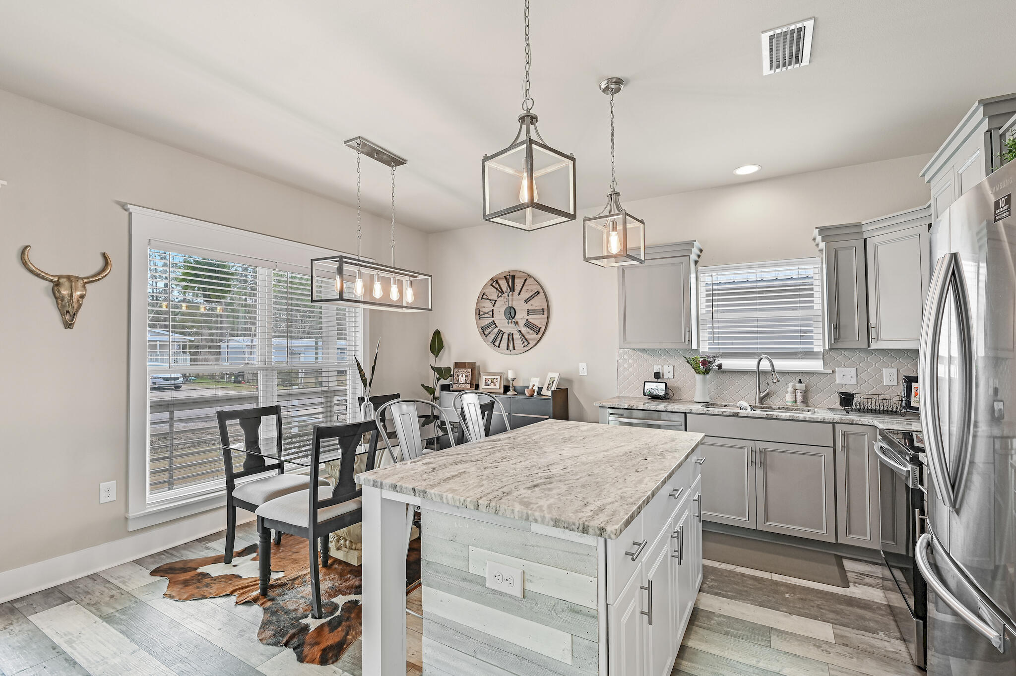 TOWN OF SANTA ROSA - Residential