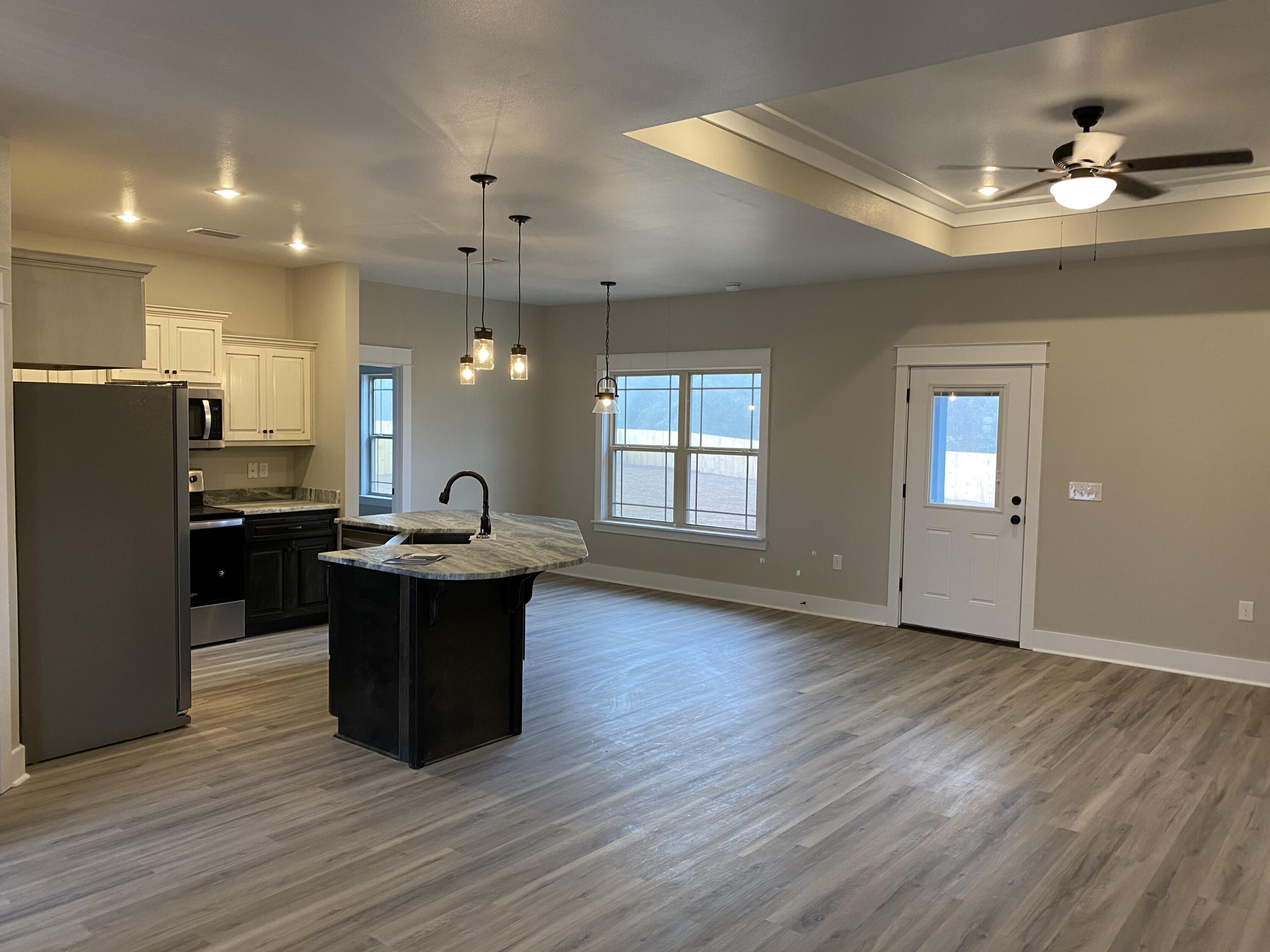 HUNTERS CREEK - Residential