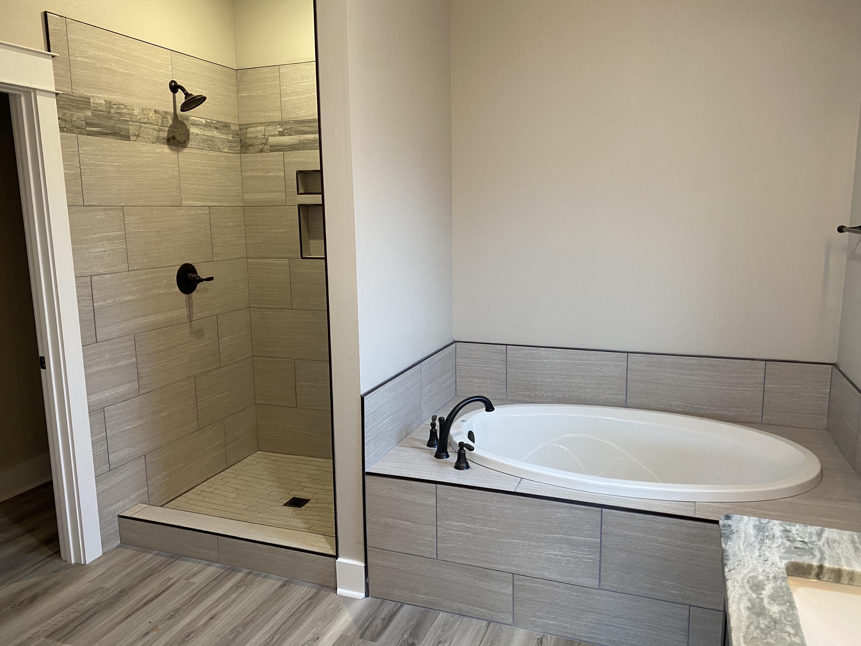 HUNTERS CREEK - Residential