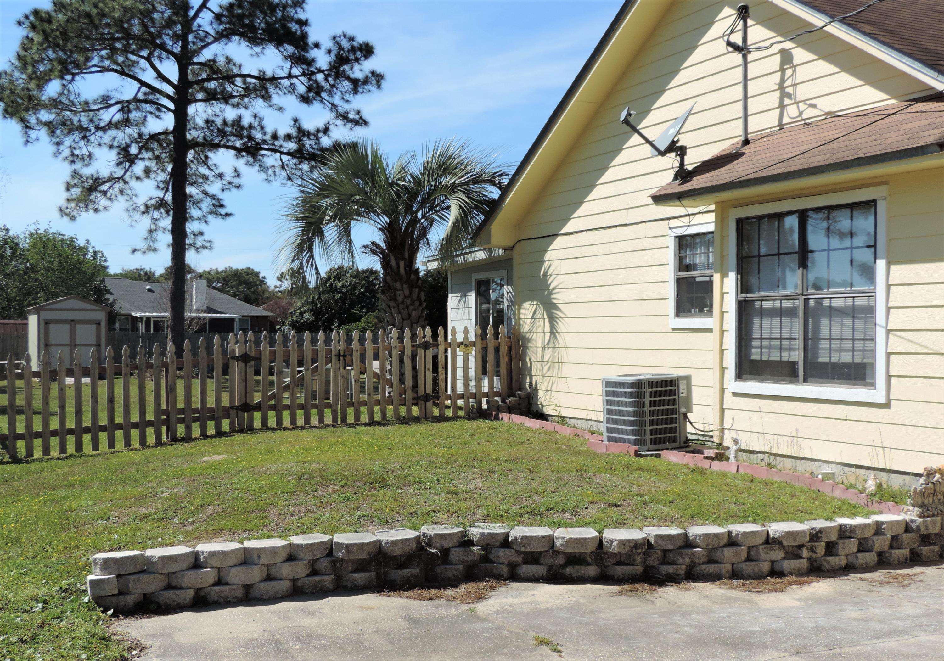 HOLLEY BY THE SEA - Residential