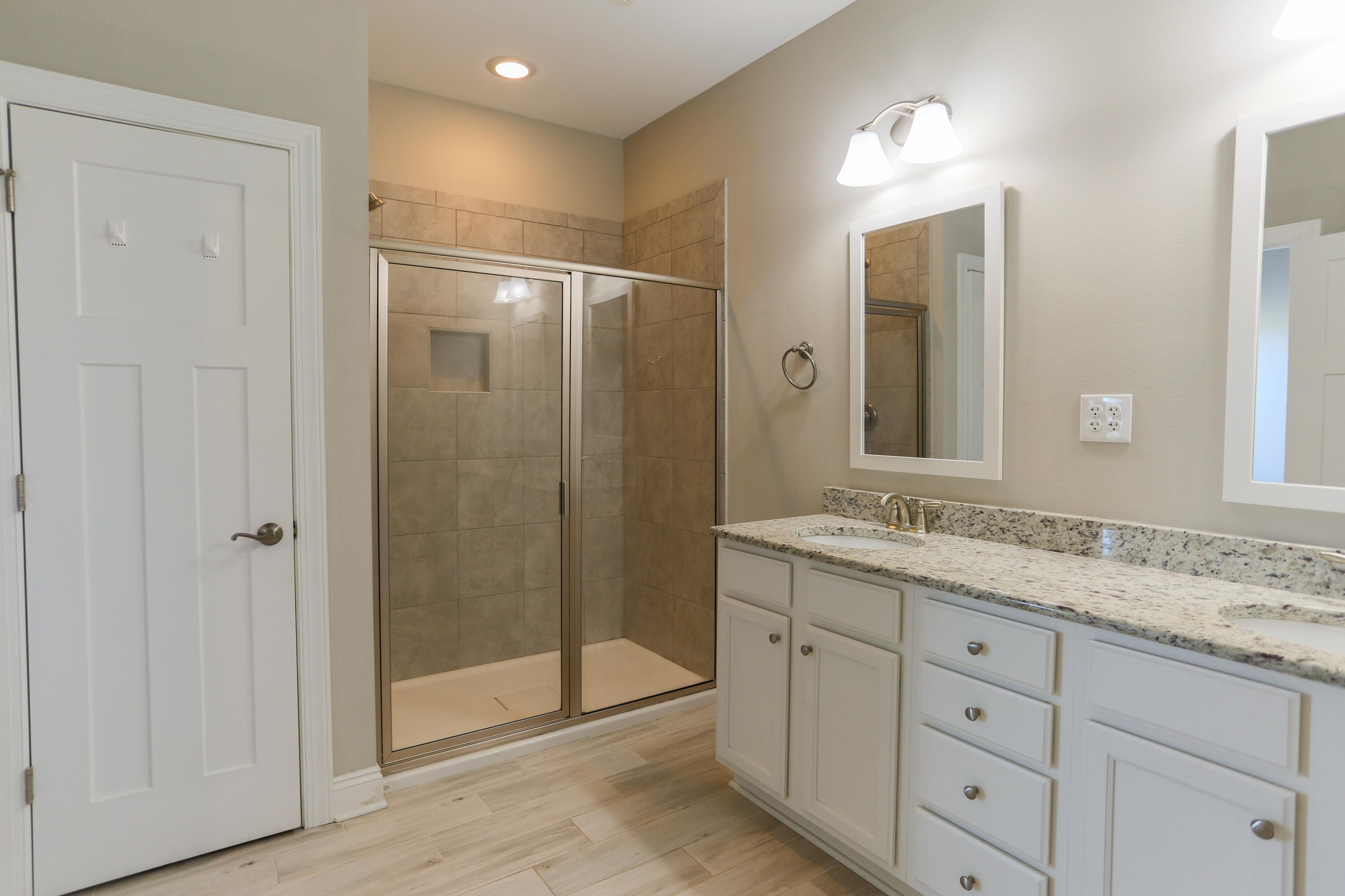 CROSS CREEK - Residential