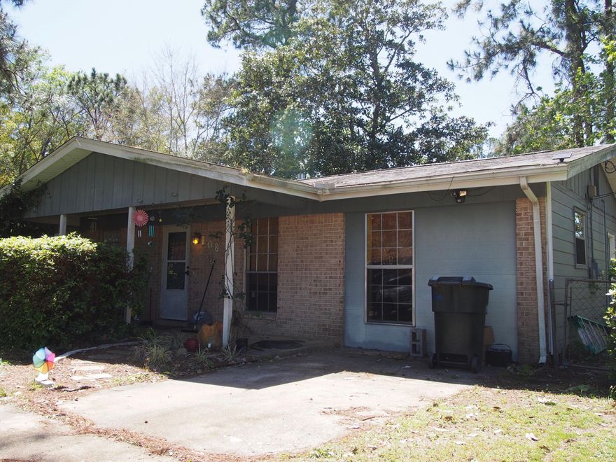 Great location but some work will be required. House is located near everything: schools shopping and work. this would be a good opportunity for some one to personalize this house and make their home.