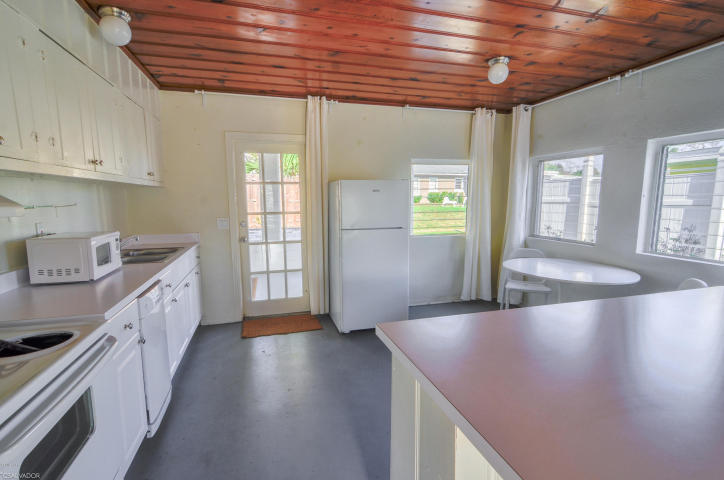 LAGUNA BEACH ESTATES - Residential