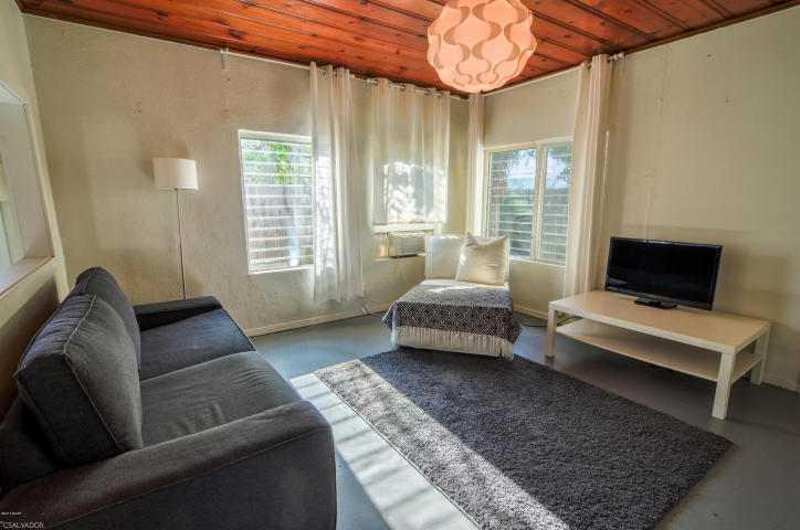 LAGUNA BEACH ESTATES - Residential