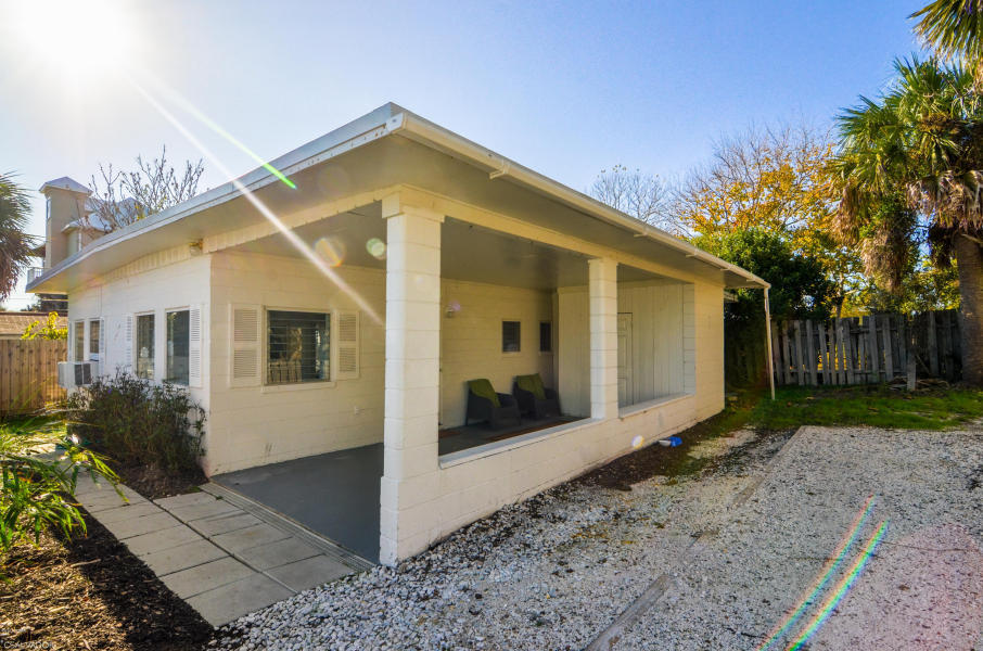 LAGUNA BEACH ESTATES - Residential