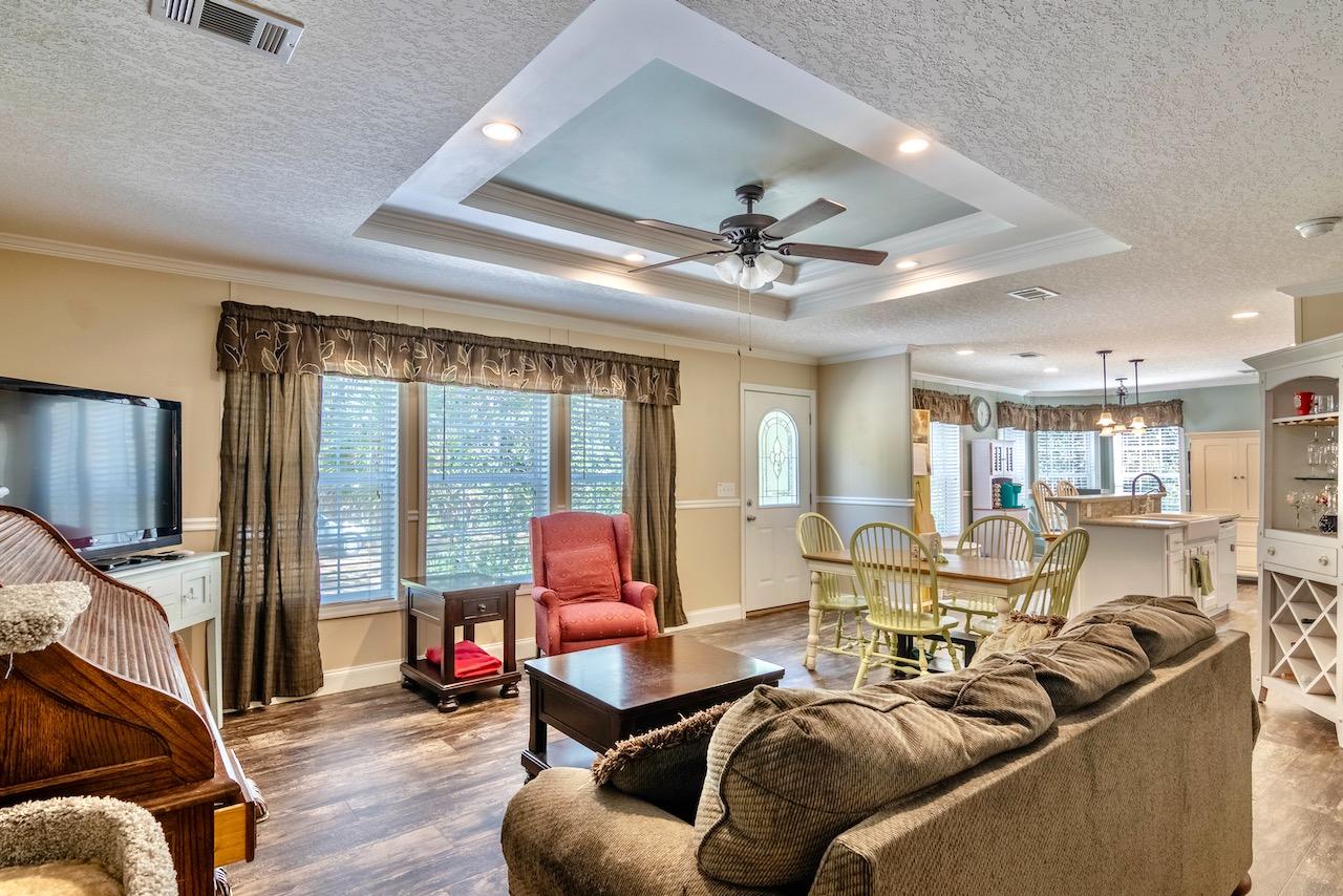 TOWN OF SANTA ROSA - Residential