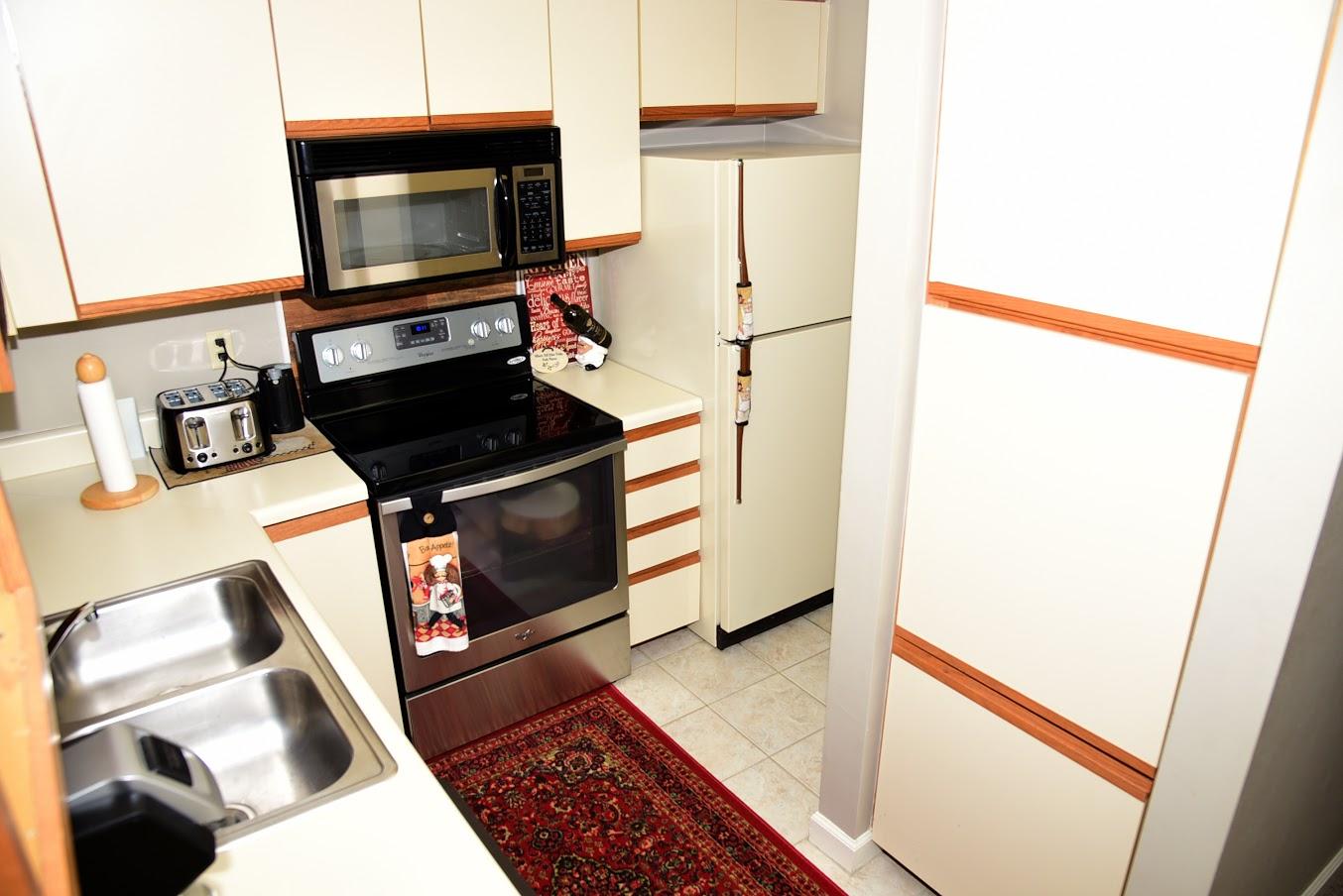 LAKESIDE CONDO AT BLUEWATER BAY - Residential