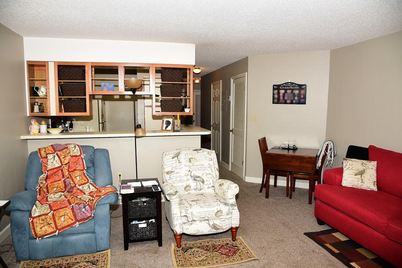 LAKESIDE CONDO AT BLUEWATER BAY - Residential