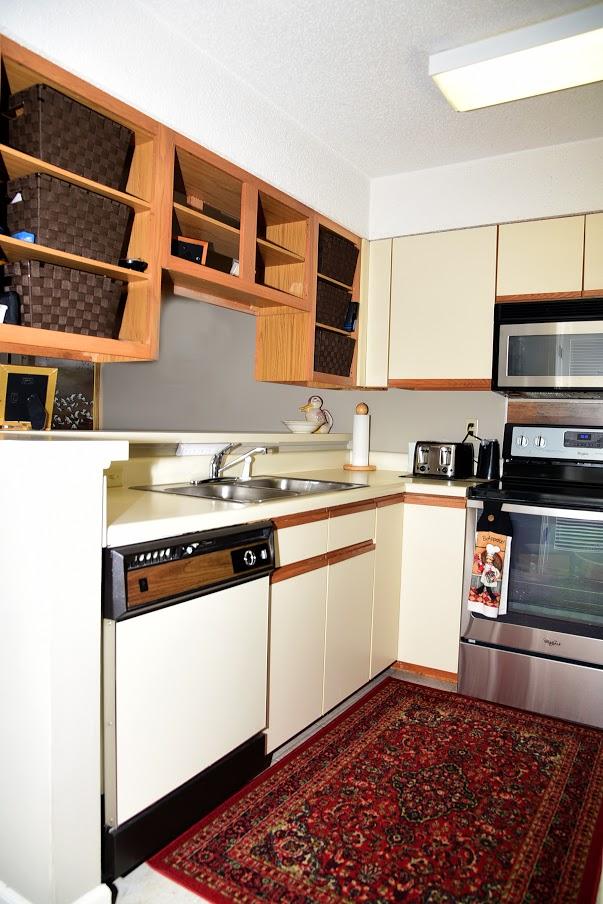 LAKESIDE CONDO AT BLUEWATER BAY - Residential