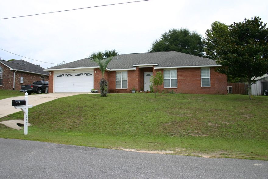 Fantastic home south of Interstate 10. Great split bedroom floor plan. Large kitchen with center island, oversized panty, breakfast nook, and tiled floor. Gas fireplace, plant shelves, and cathedral ceilings. Formal dining room has wainscott. Fourth bedroom can be set up to be used as a computer room, formal living room, or quest bedroom. Entry way and laundry room are tiled as well. Master bedroom is spacious. Master bath has separate shower and garden bath tub. Custom vertical blinds throughout. Large privacy fenced back yard.