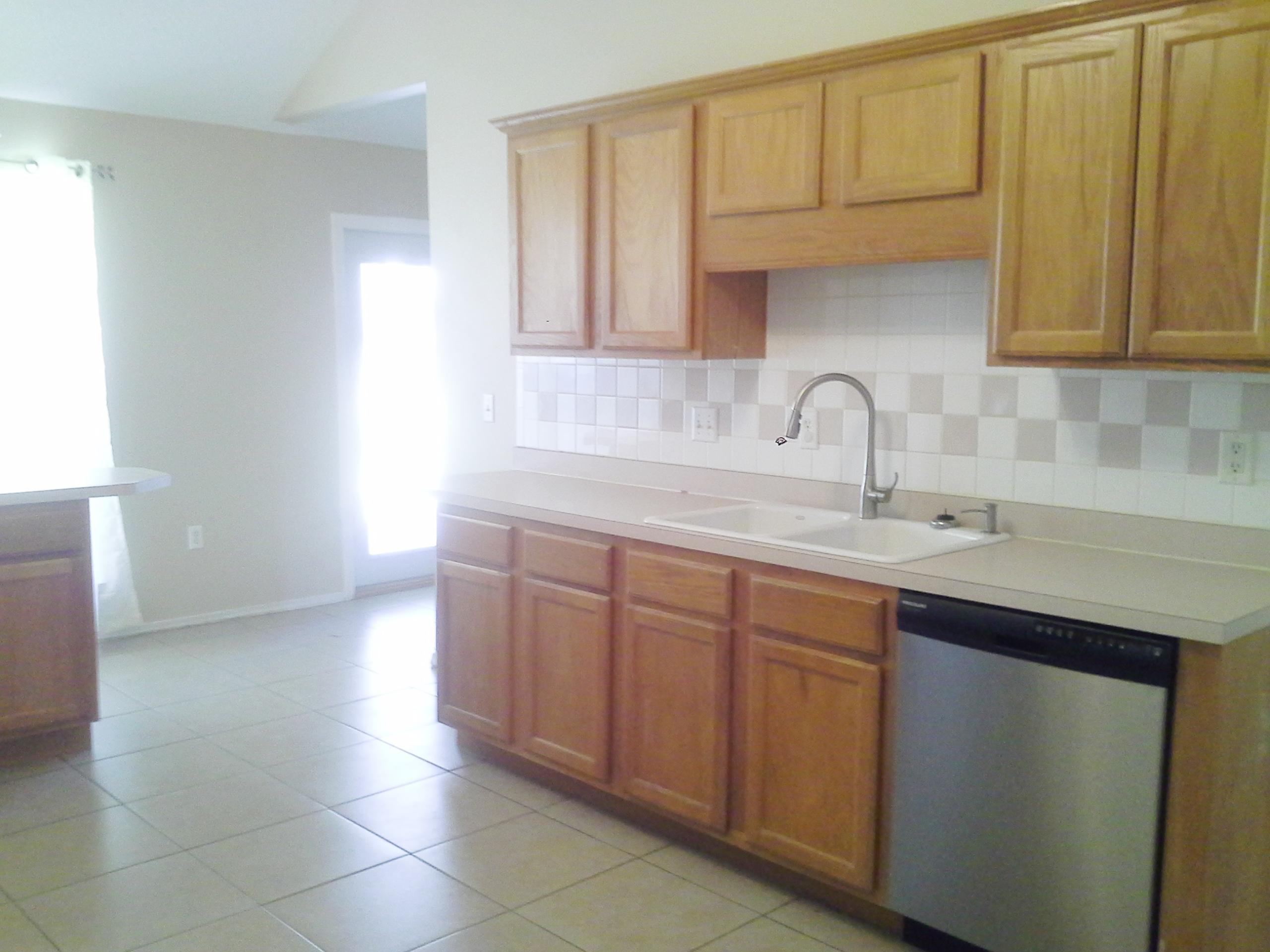 RIVERCHASE S/D PH 3 - Residential Lease