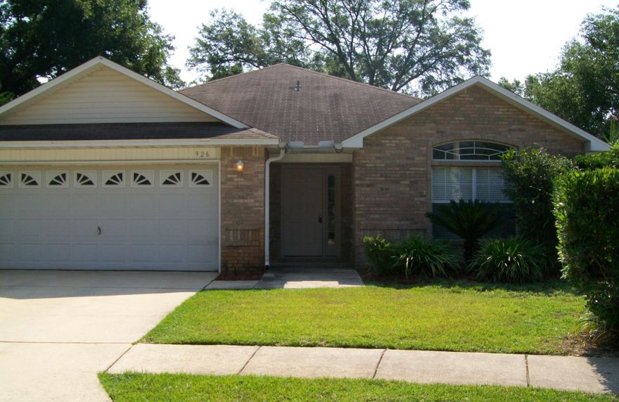 Welcome Home!!Conveniently located in a small subdivision. Open floor plan with tray ceilings, hardwood and tile flooring in wet areas. Double vanity and garden tub in Master bath; Large Walk in closet in master bedroom.Fenced backyard for private relaxing summer days or gardening. Don't miss out on this beautiful home. Sellers willing. install new roof with an acceptable offer.