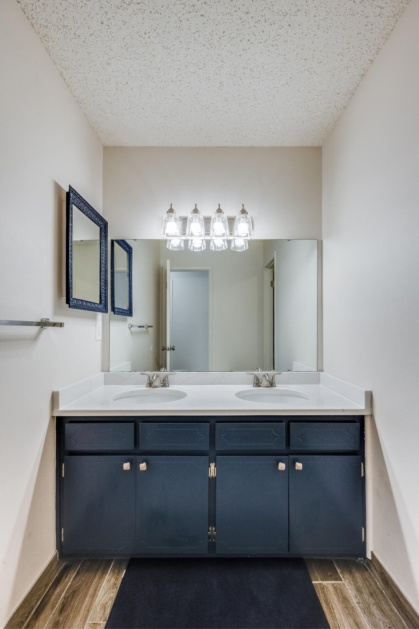 VALPARAISO PINECREST 6 - Residential