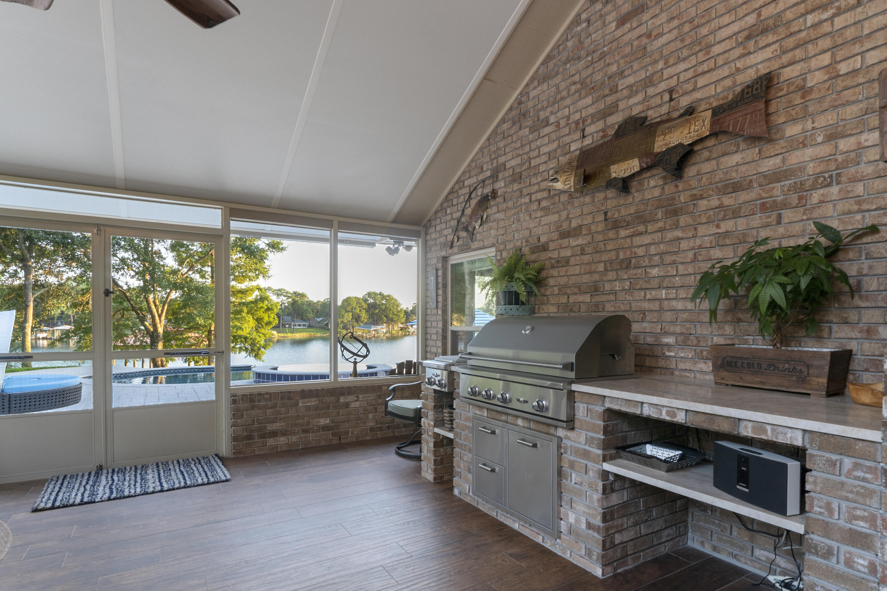 BAYOU POQUITO - Residential