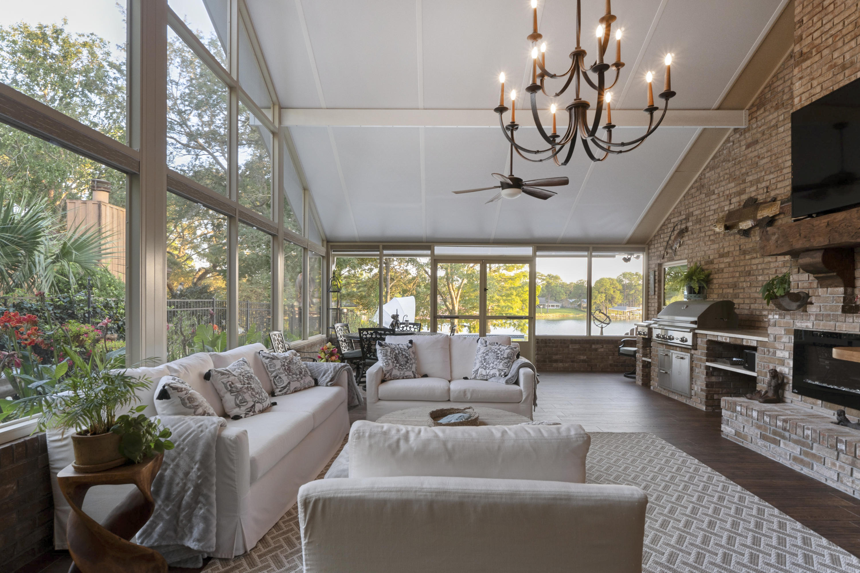 BAYOU POQUITO - Residential