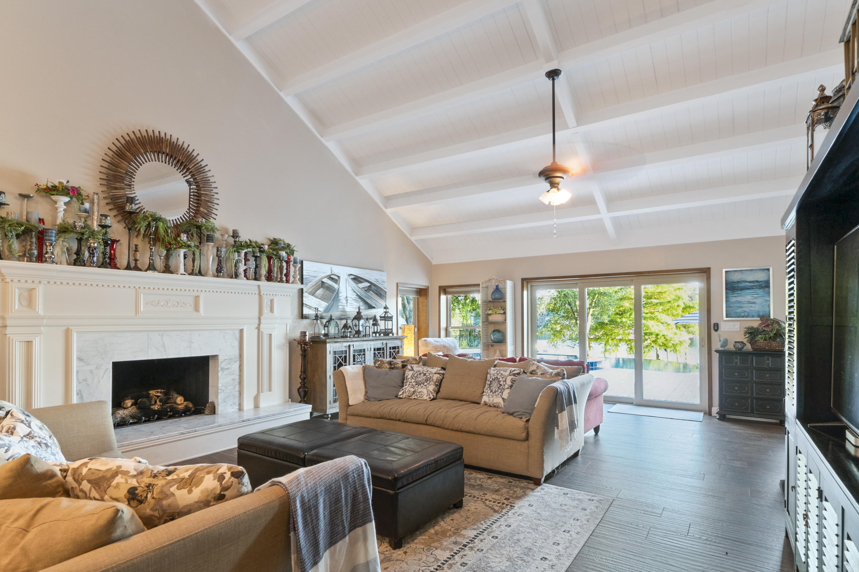 BAYOU POQUITO - Residential